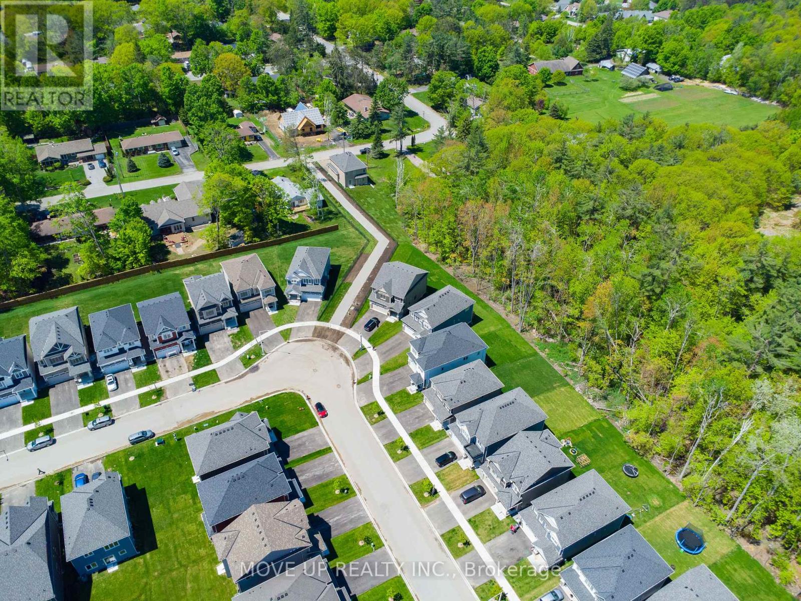 325 Beechwood Forest Lane, Gravenhurst, Ontario  P1P 0H8 - Photo 41 - X12181956