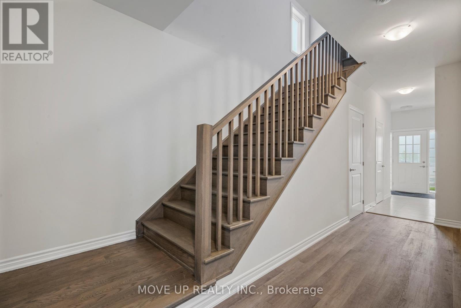 325 Beechwood Forest Lane, Gravenhurst, Ontario  P1P 0H8 - Photo 8 - X12181956
