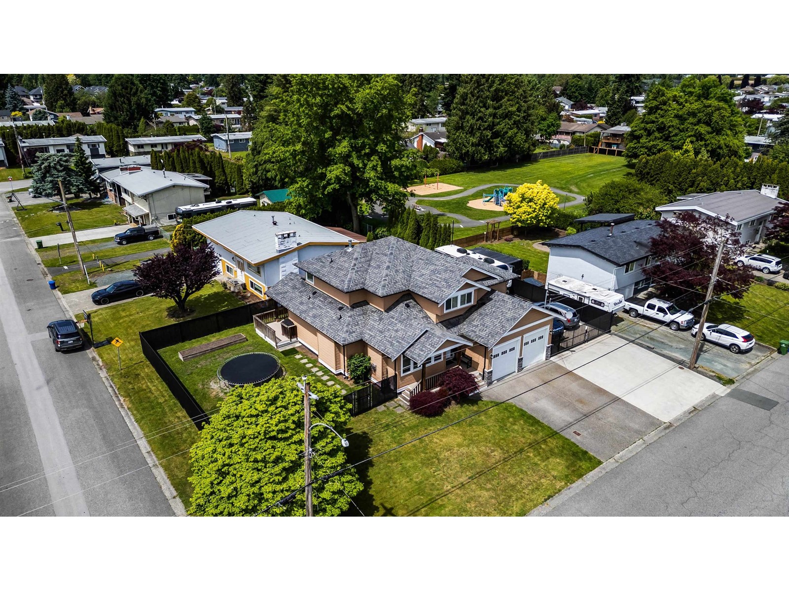 Property at 10011 KILLARNEY DRIVE image 4
