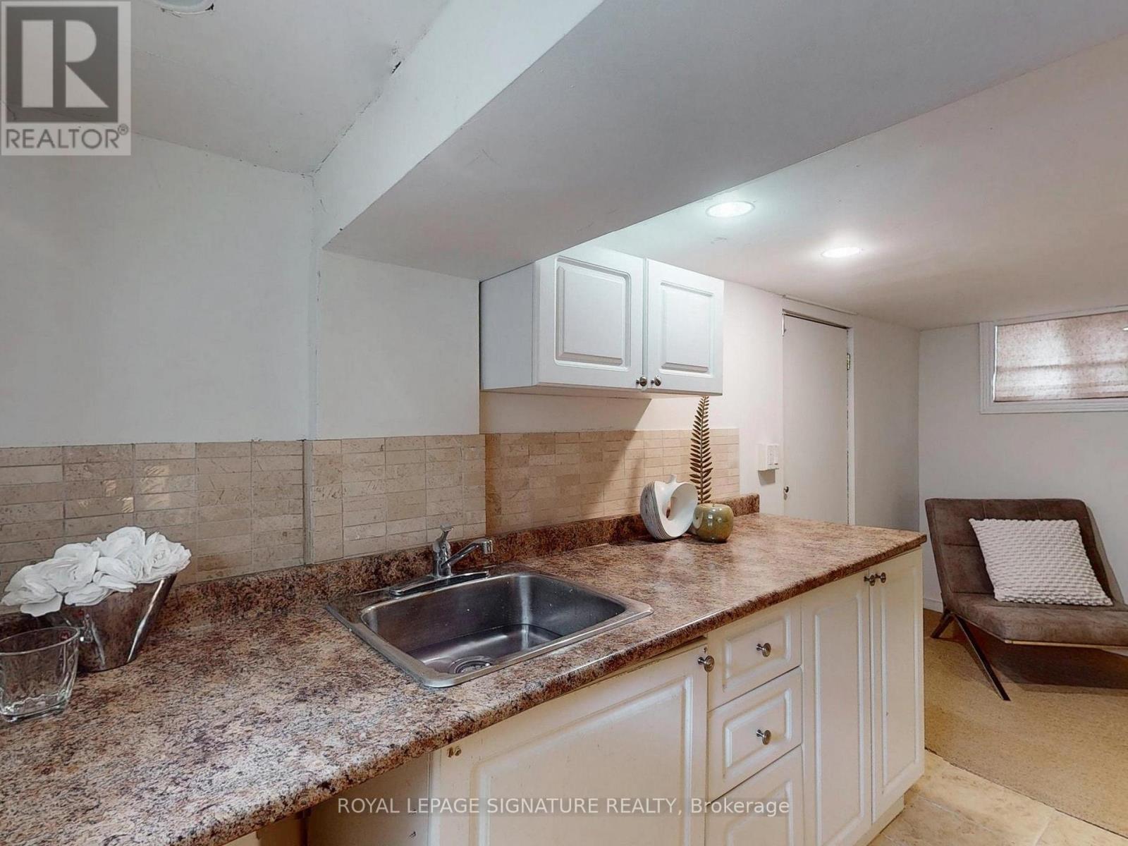 8 Fairford Avenue, Toronto (Greenwood-Coxwell), Ontario  M4L 2J6 - Photo 38 - E12181464