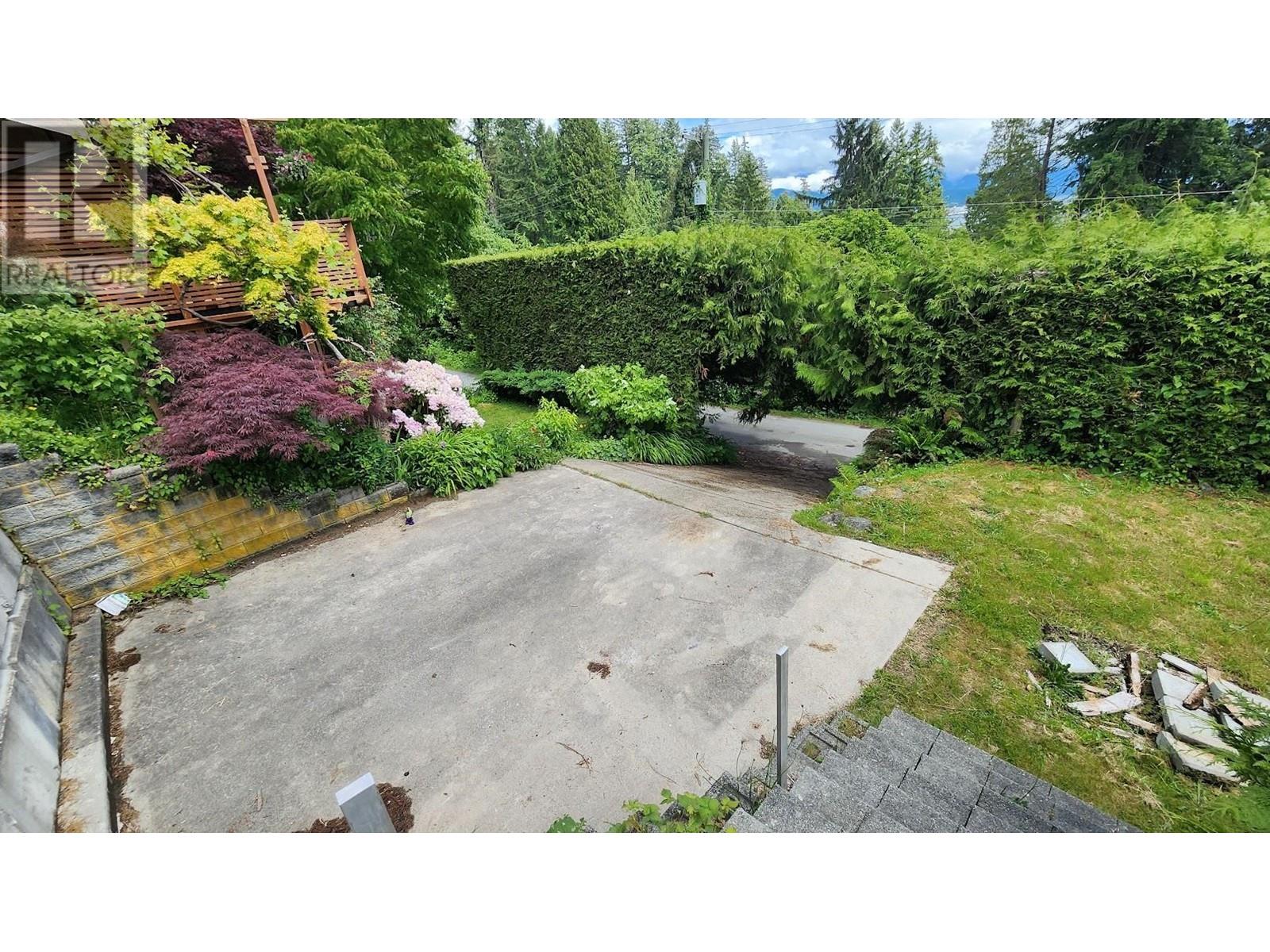 1275 Burns Road, Gibsons, British Columbia  V0N 1V1 - Photo 3 - R3008672