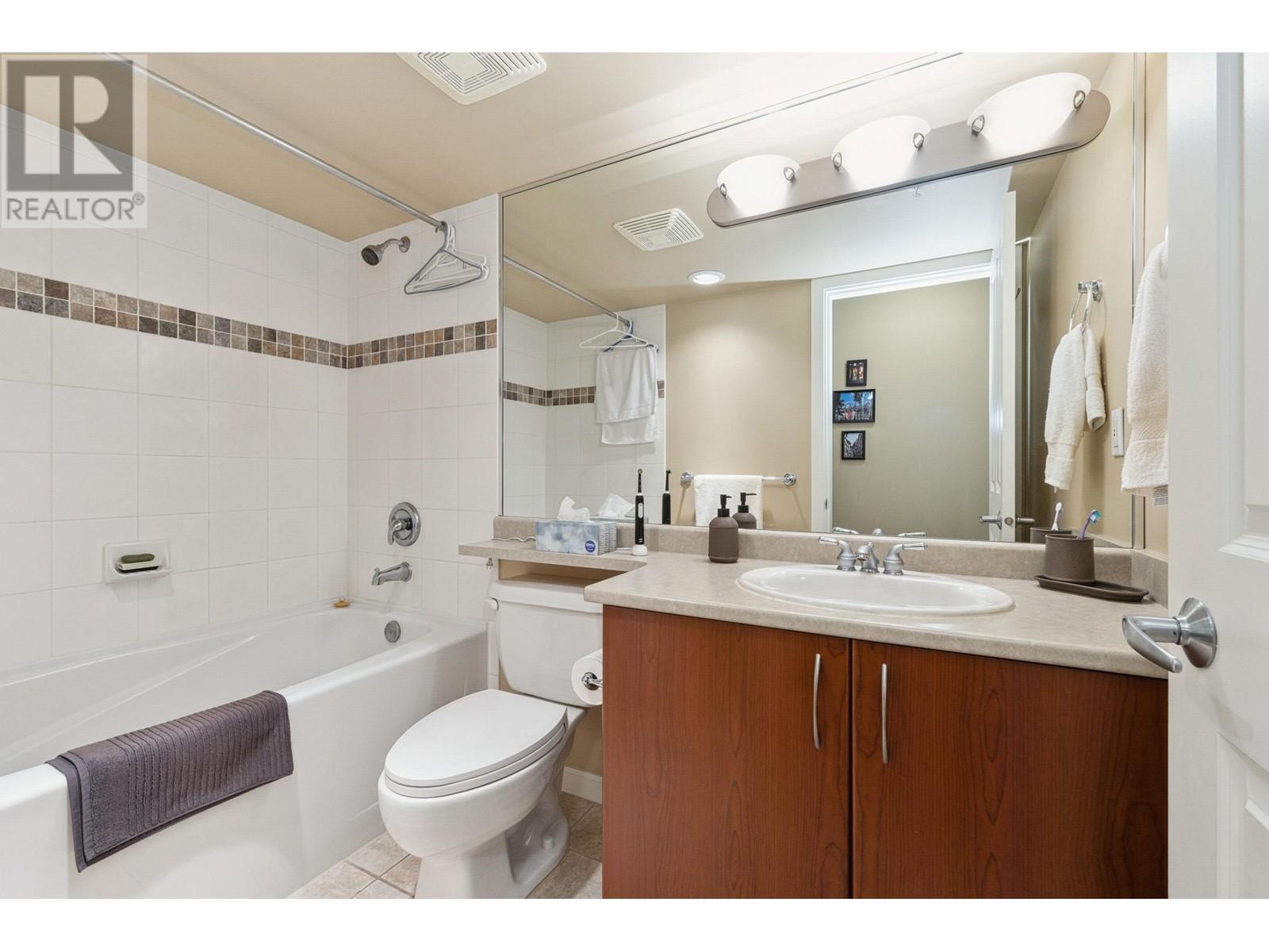 1706 235 Guildford Way, Port Moody, British Columbia  V3H 5L8 - Photo 14 - R3007823