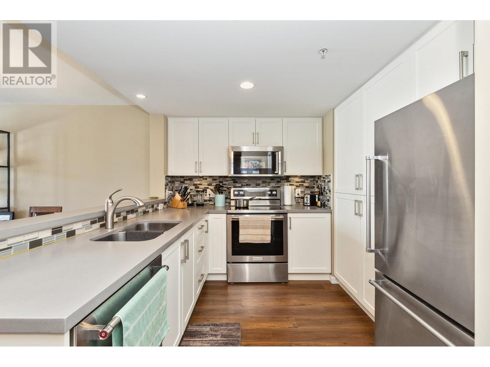 1706 235 Guildford Way, Port Moody, British Columbia  V3H 5L8 - Photo 8 - R3007823