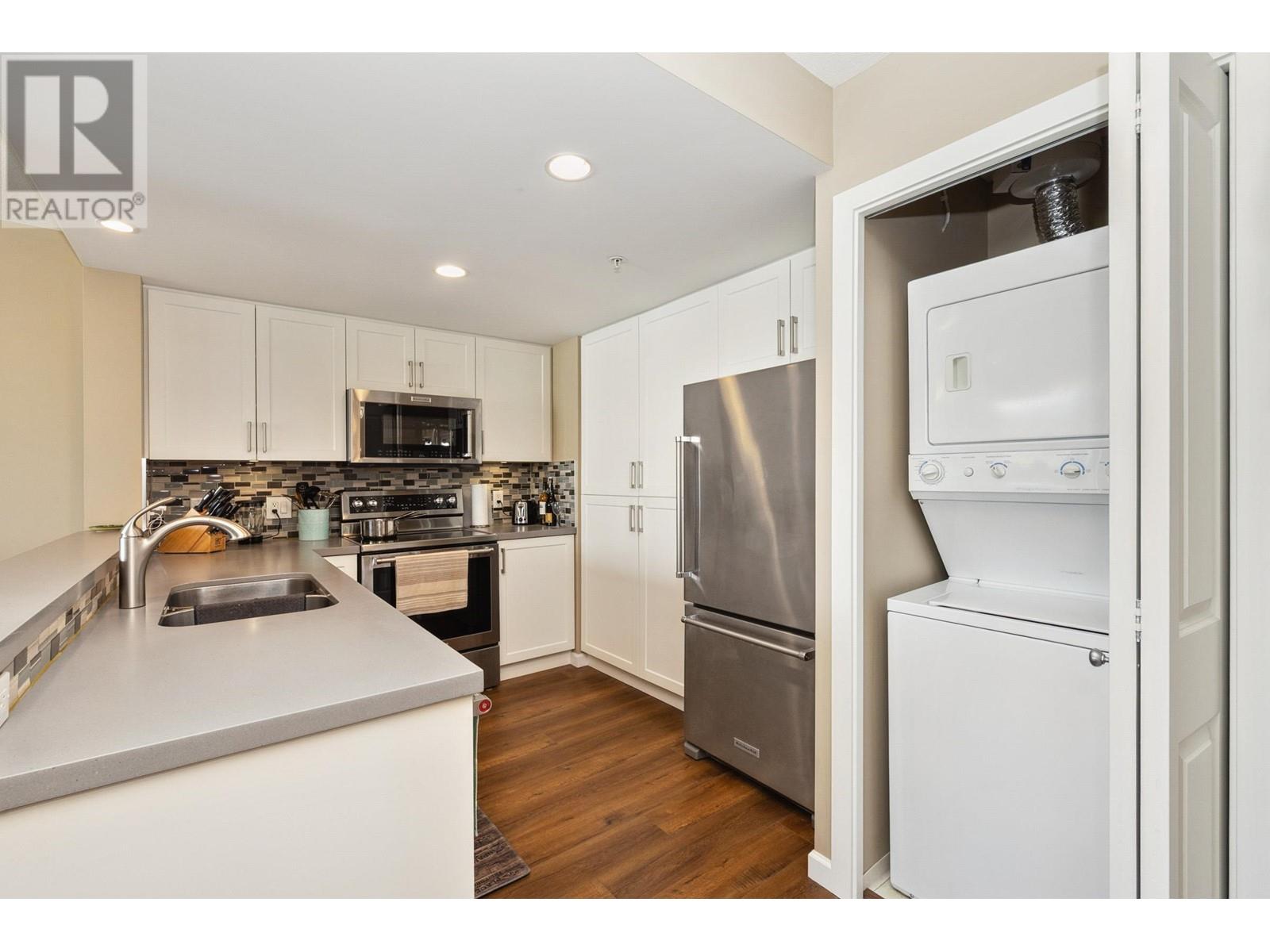 1706 235 Guildford Way, Port Moody, British Columbia  V3H 5L8 - Photo 9 - R3007823