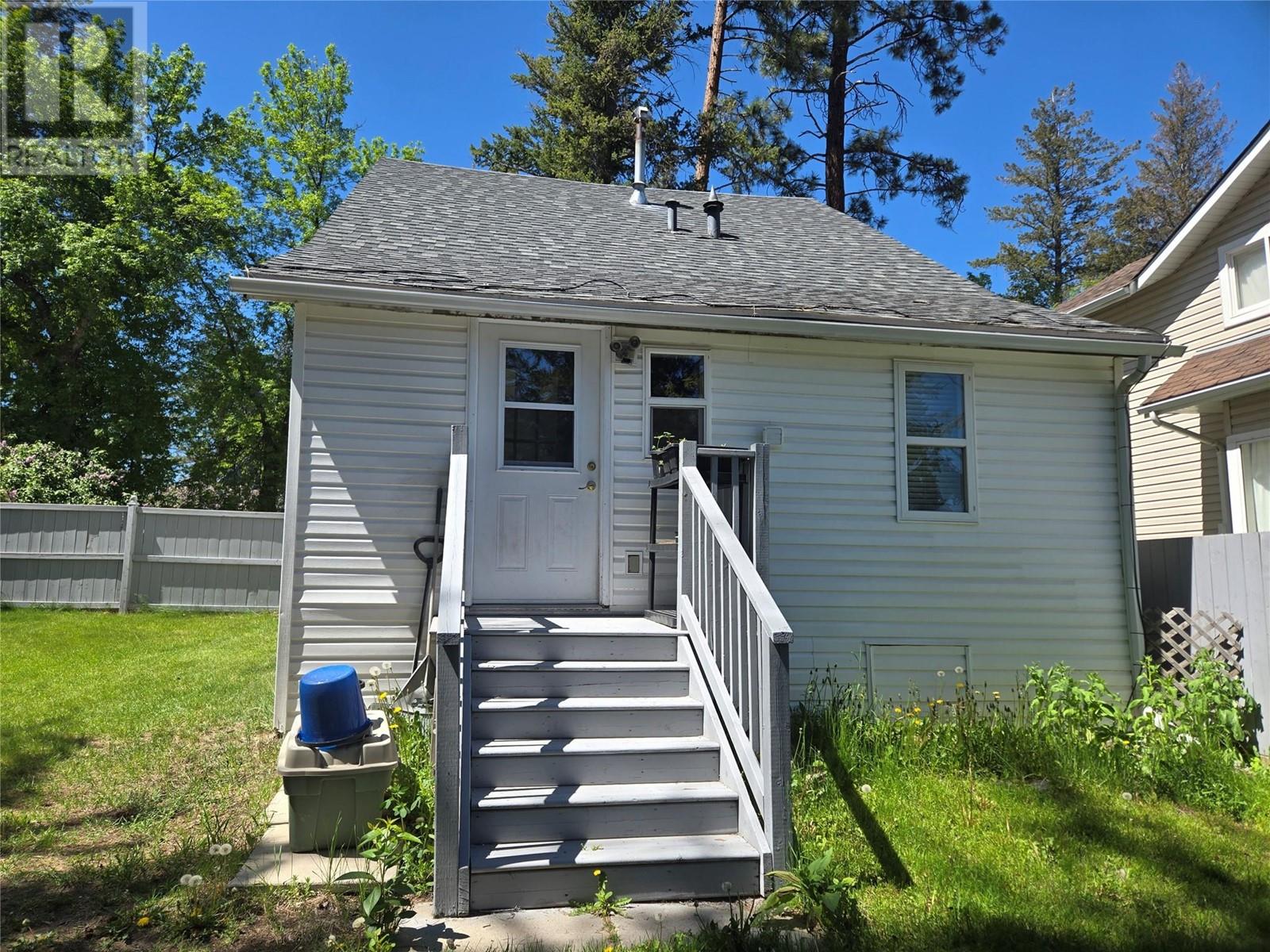 218 12th Avenue S, Cranbrook, British Columbia  V1C 2S3 - Photo 4 - 10349853