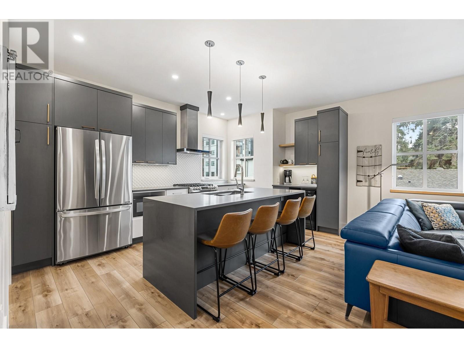 Photo of 1053 Martin Avenue 2, Kelowna North, Kelowna Photo of 1053 Martin Avenue 2, Kelowna North, Kelowna