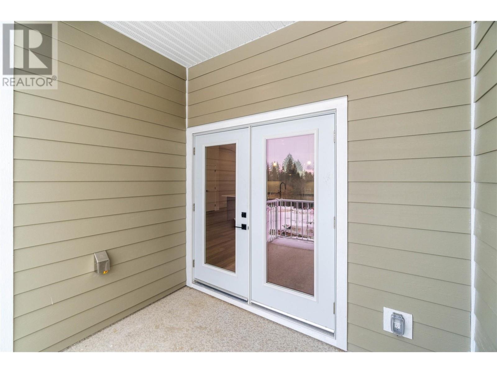231 20 Street NE Unit# 16, Salmon Arm, BC V1E2Z7