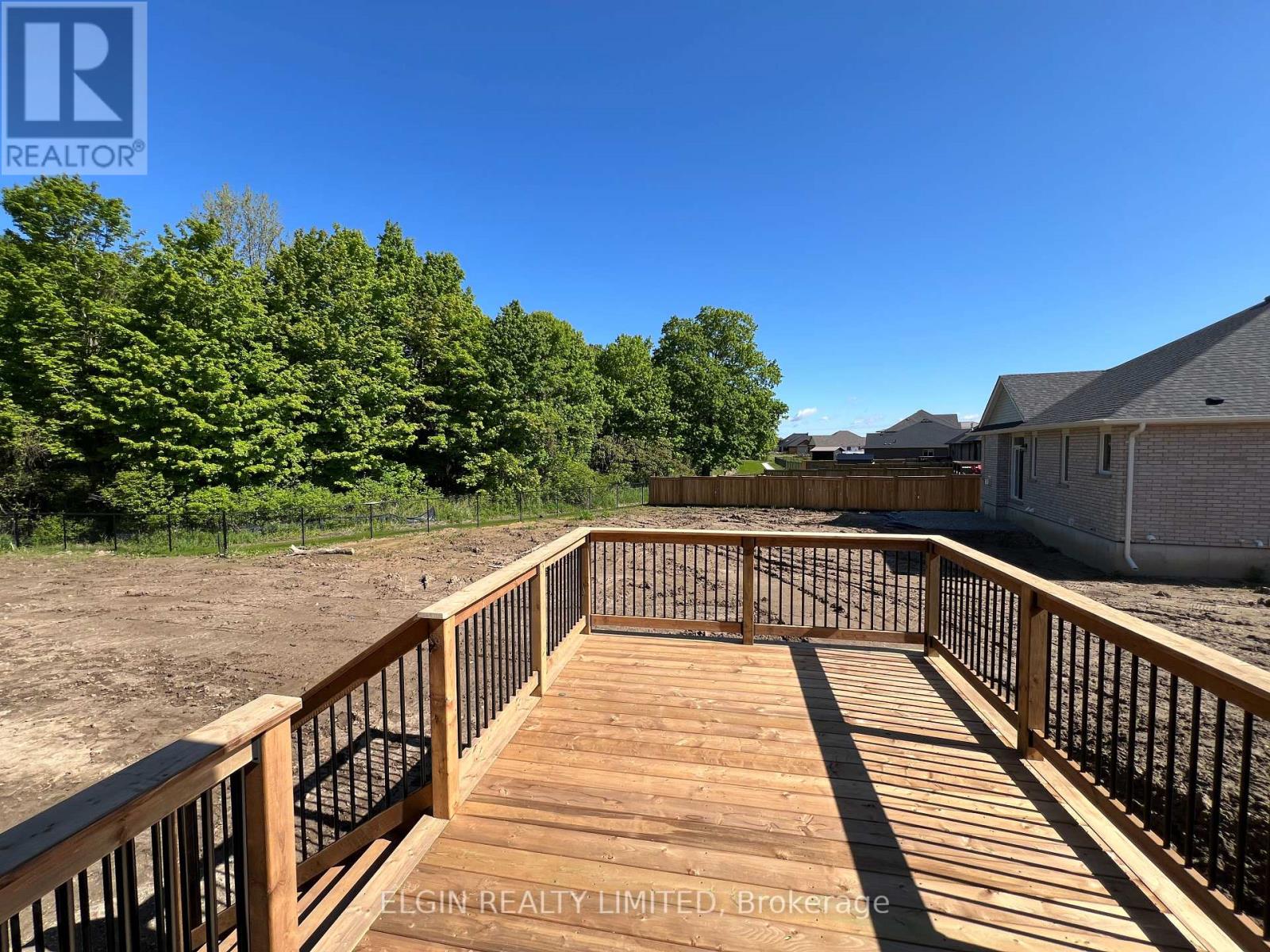 31 Dunning Way, St. Thomas, Ontario  N5R 0P7 - Photo 3 - X12182171