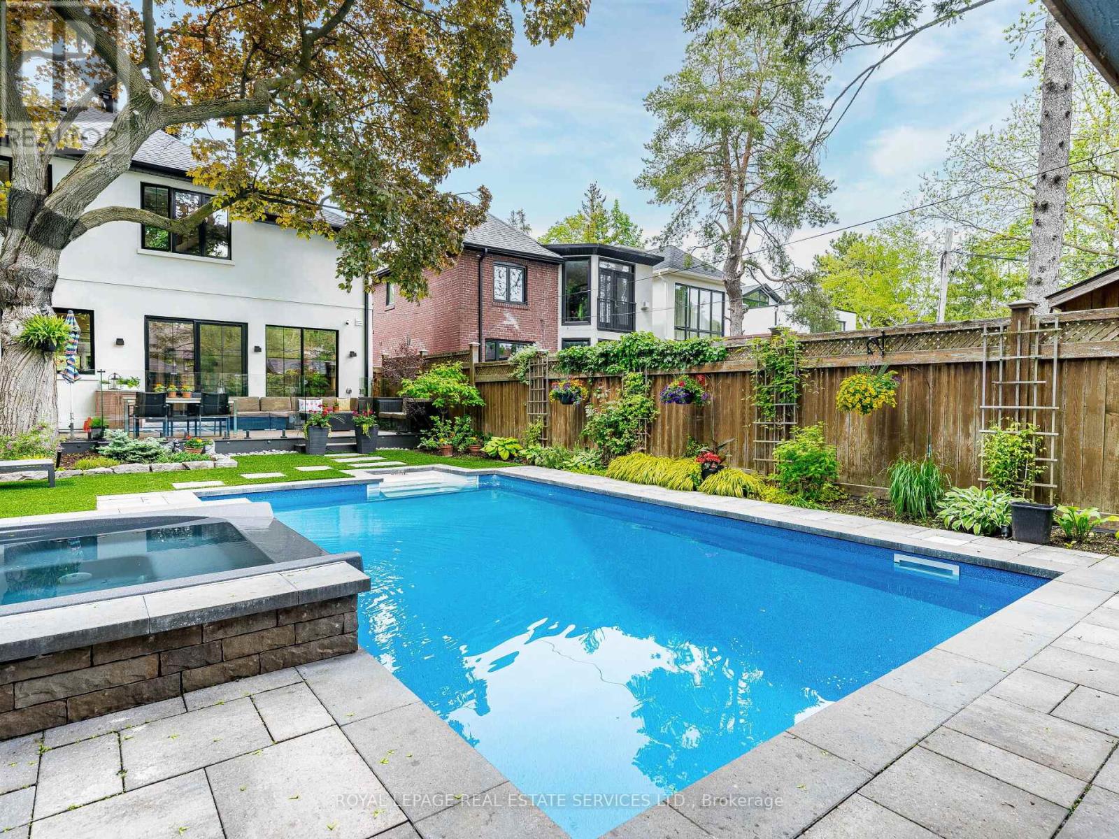 529 Briar Hill Avenue, Toronto, Ontario  M5N 1N1 - Photo 2 - C12182017