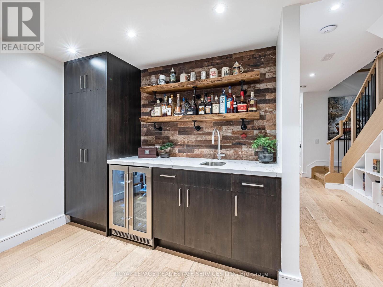 529 Briar Hill Avenue, Toronto, Ontario  M5N 1N1 - Photo 27 - C12182017