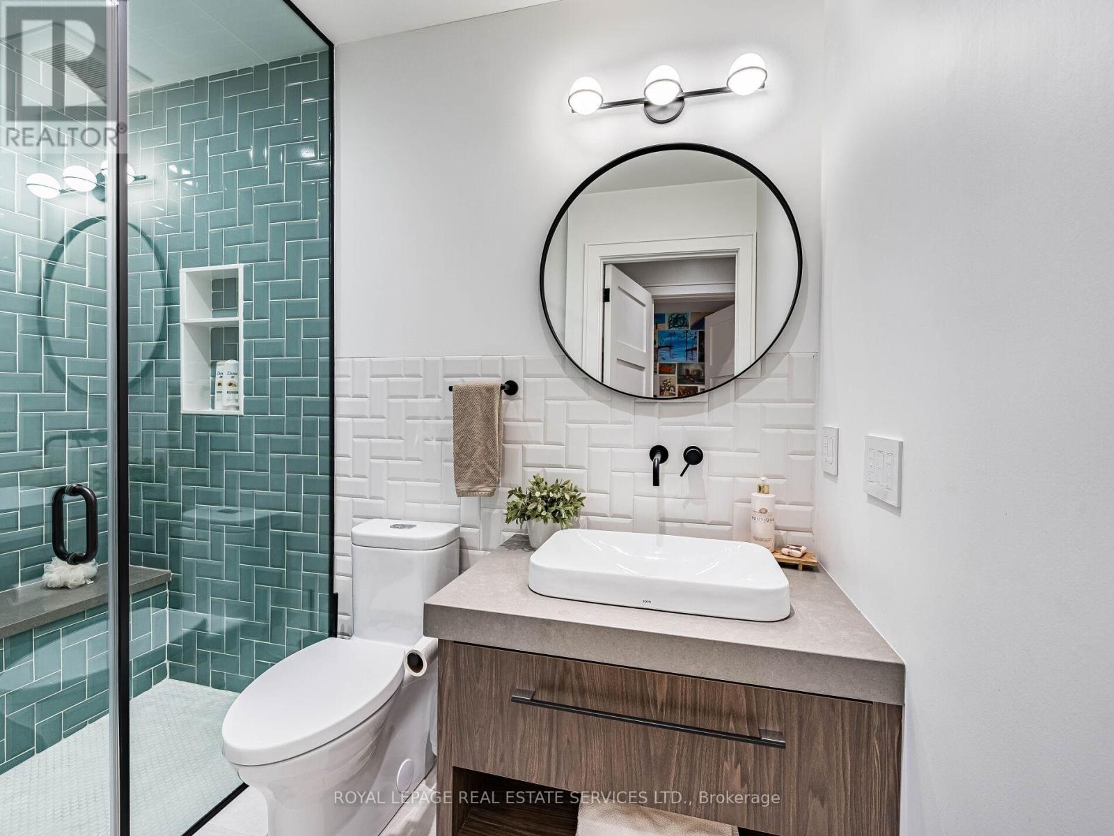 529 Briar Hill Avenue, Toronto, Ontario  M5N 1N1 - Photo 29 - C12182017