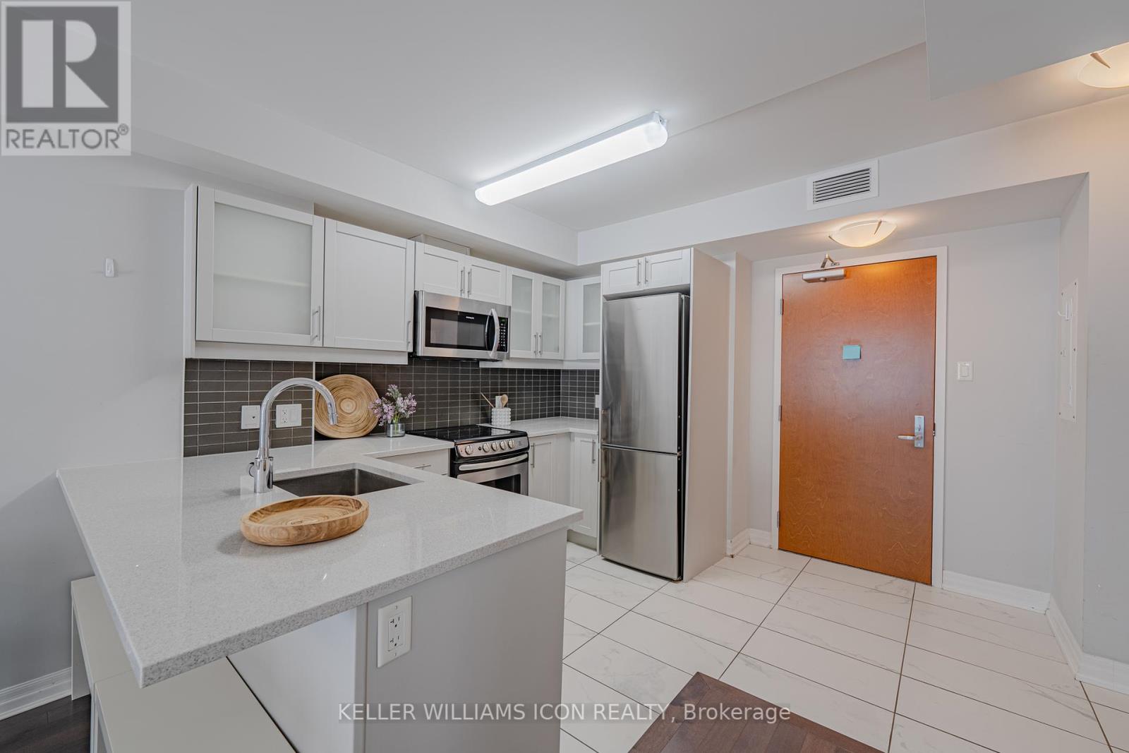 1907 - 195 Besserer Street, Ottawa, Ontario  K1N 0B6 - Photo 6 - X12182110