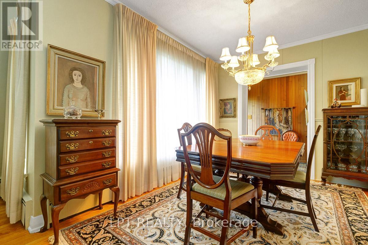 169 Roger Road, Ottawa, Ontario  K1H 5C7 - Photo 13 - X12182163