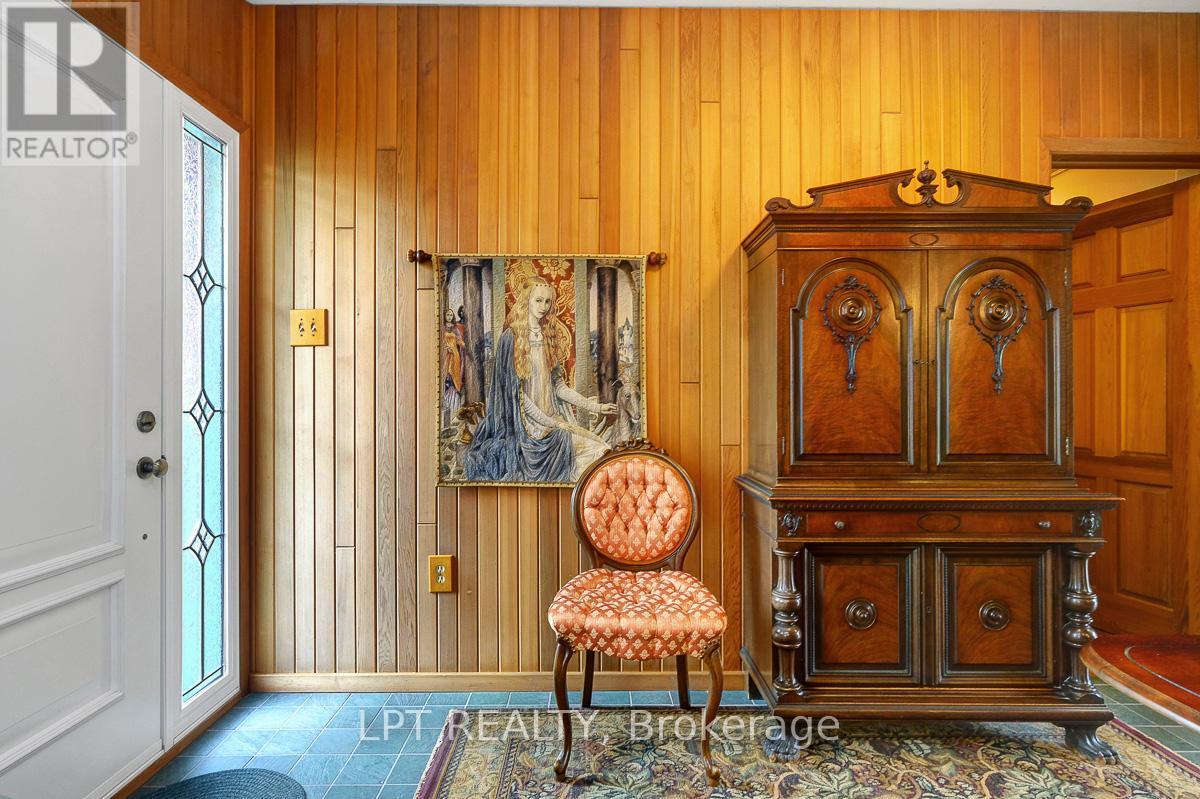 169 Roger Road, Ottawa, Ontario  K1H 5C7 - Photo 6 - X12182163
