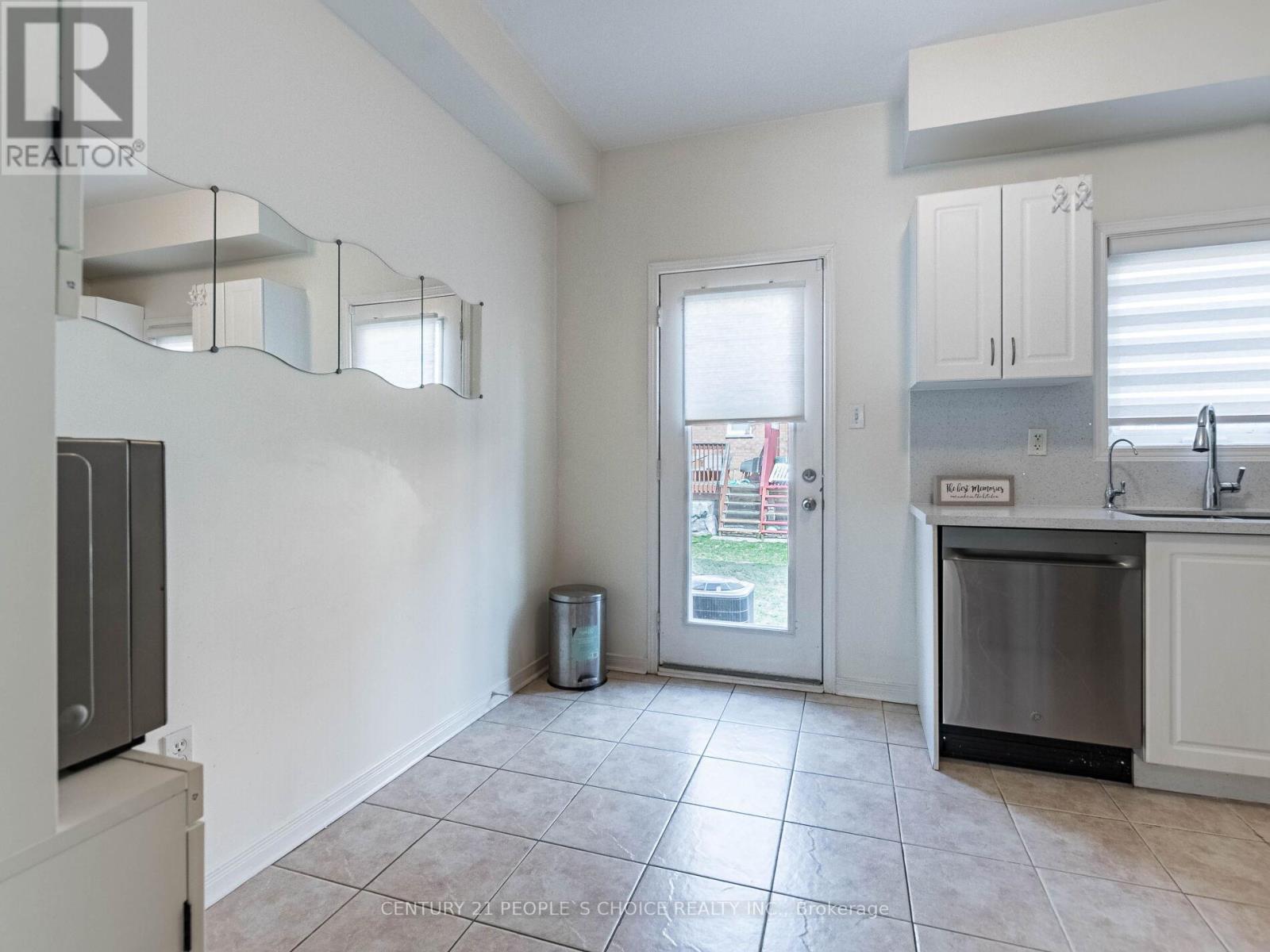 29 - 435 Hensall Circle, Mississauga, Ontario  L5A 4P1 - Photo 21 - W12127116