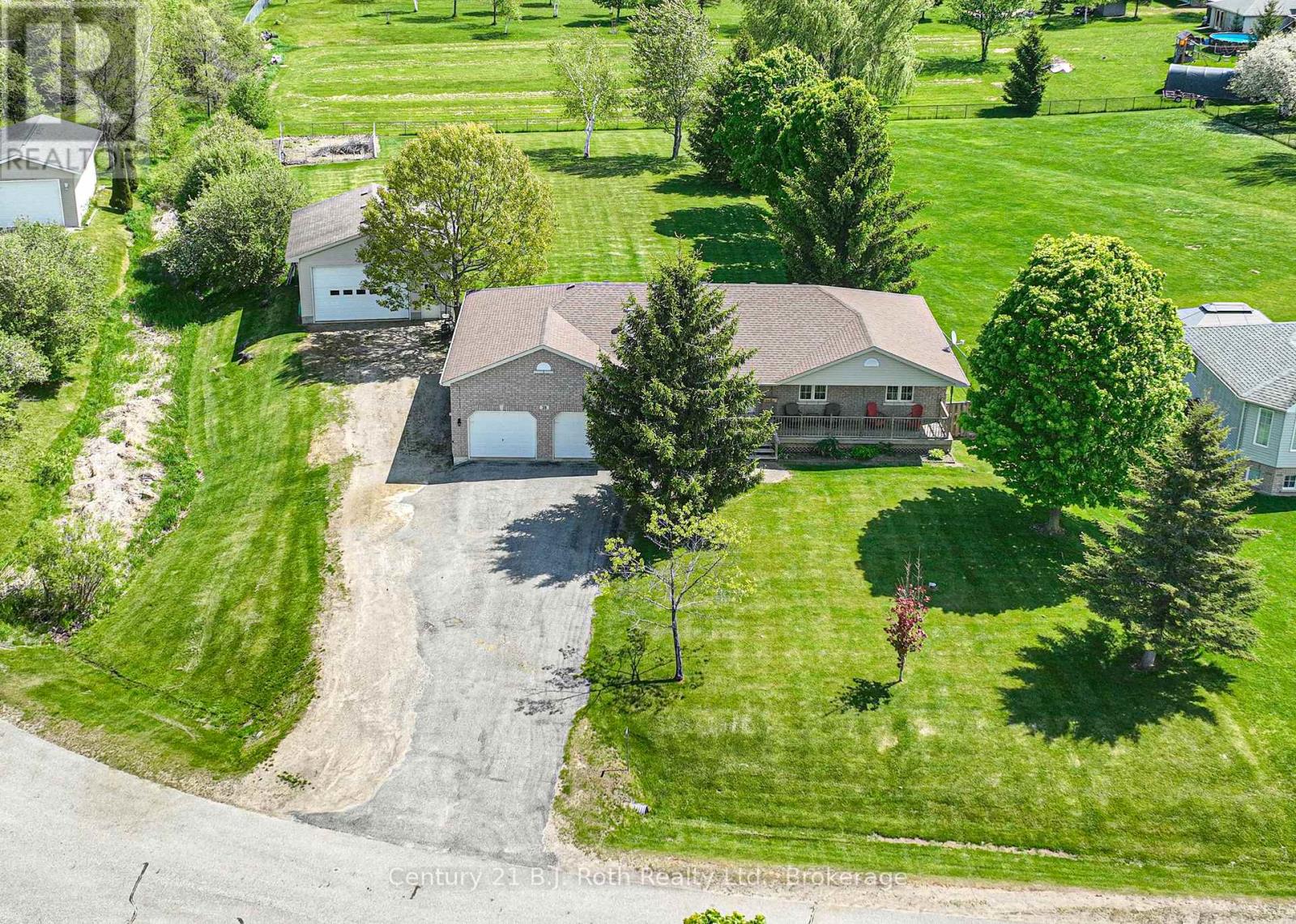 28 MARL CREEK DRIVE, Springwater, Ontario