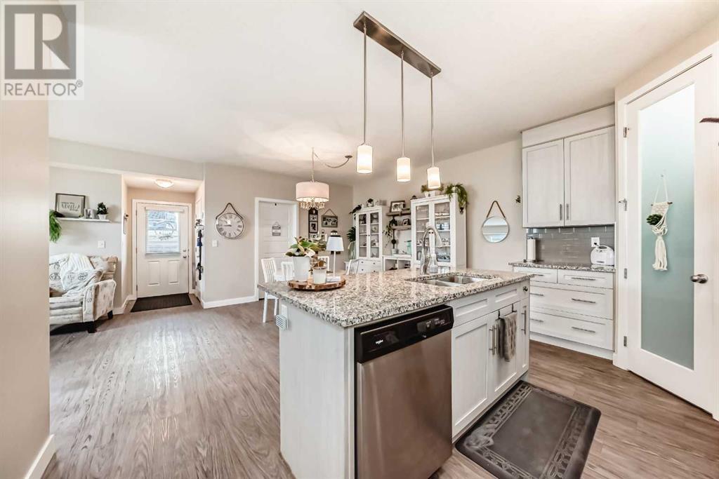 1102, 2461 Baysprings Link Sw, Airdrie, Alberta  T4B 4C6 - Photo 5 - A2222030
