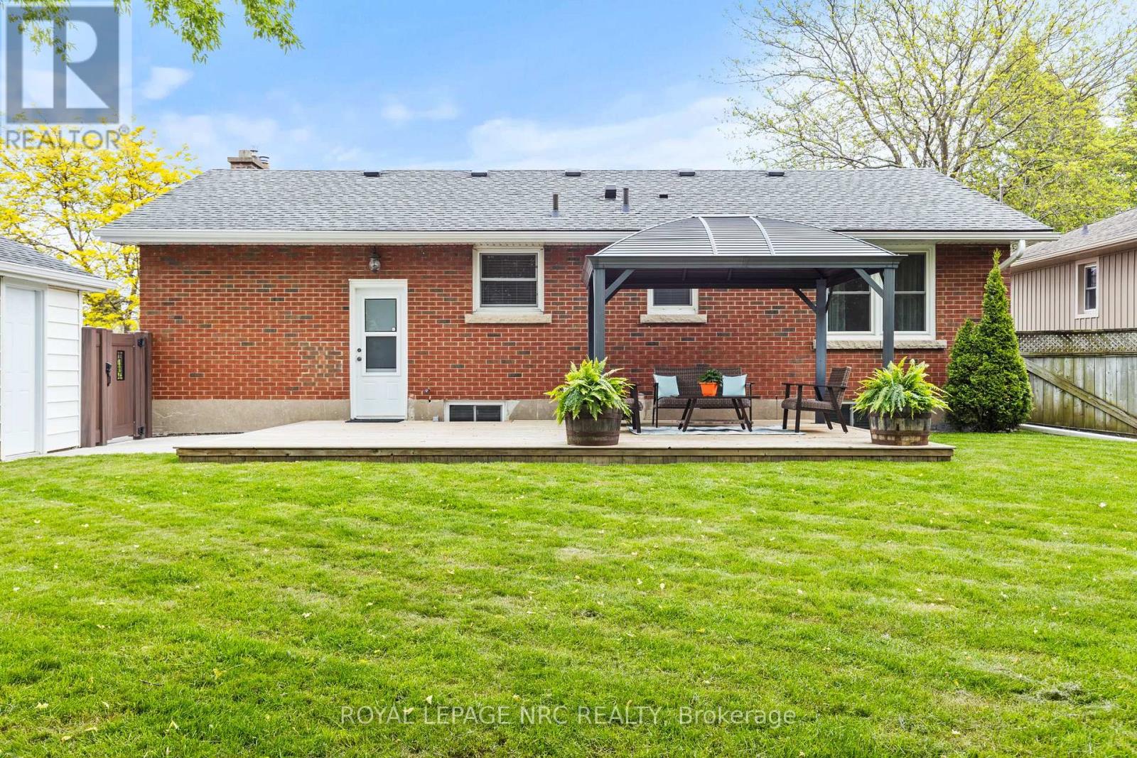 10 Whiteoak Drive, St. Catharines, Ontario  L2M 3B4 - Photo 36 - X12182145