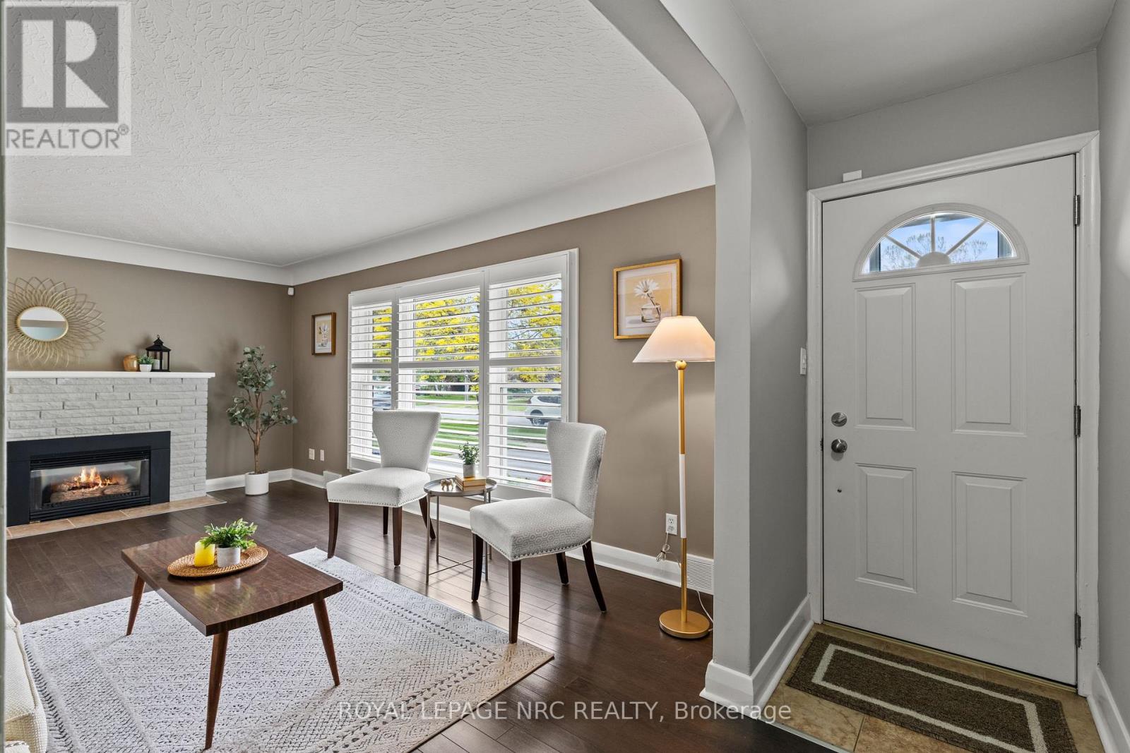10 Whiteoak Drive, St. Catharines, Ontario  L2M 3B4 - Photo 5 - X12182145