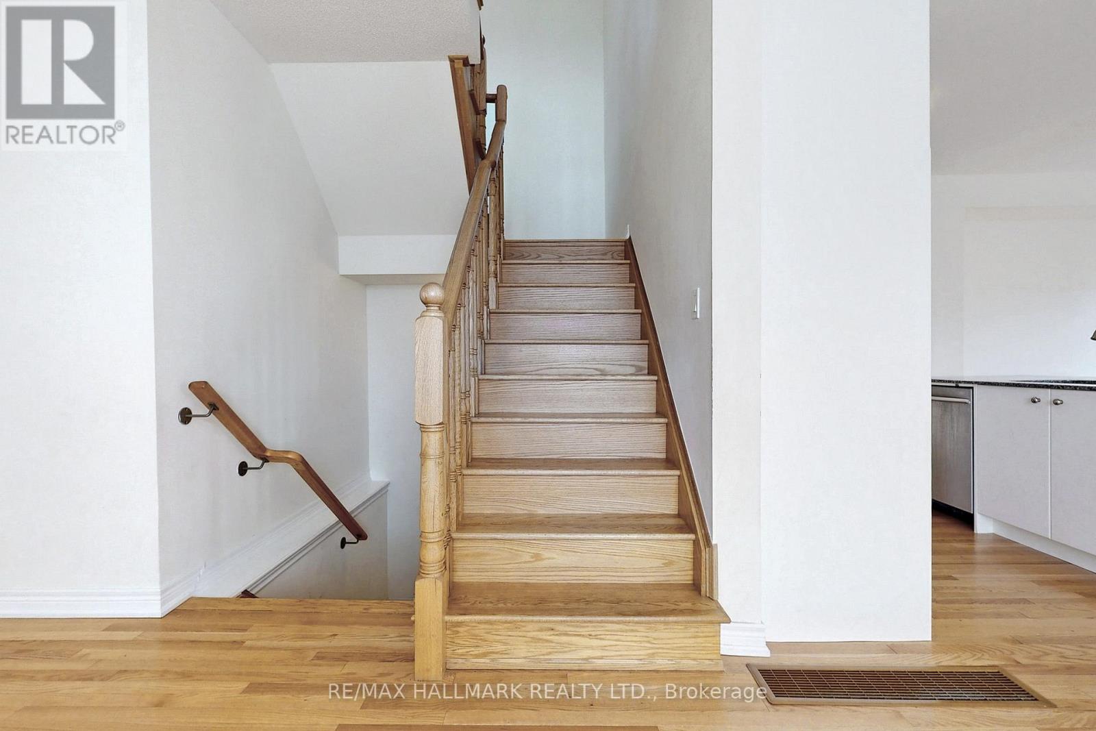 1 Bellflower Lane, Richmond Hill, Ontario  L4E 1E7 - Photo 23 - N12181996