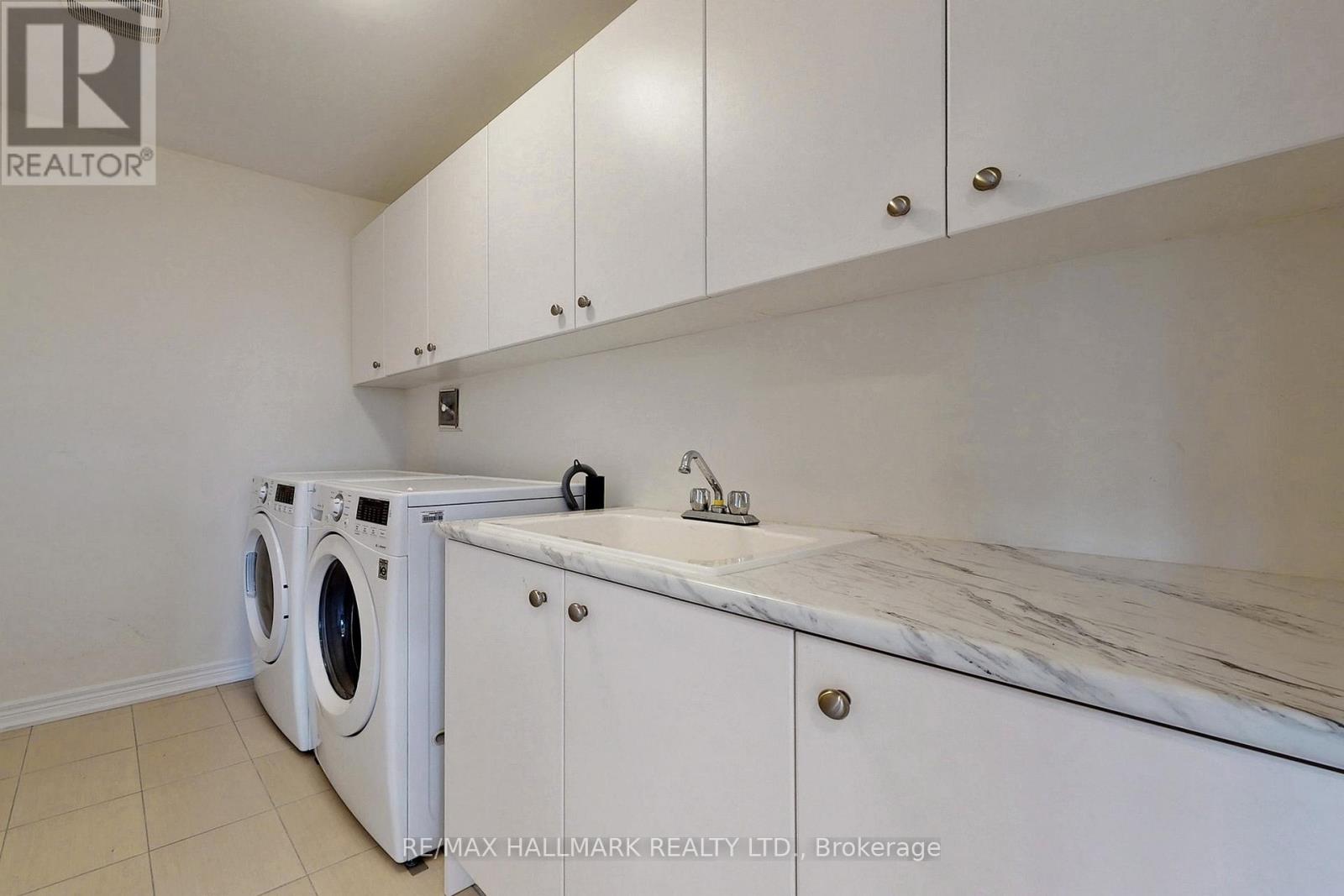 1 Bellflower Lane, Richmond Hill, Ontario  L4E 1E7 - Photo 44 - N12181996