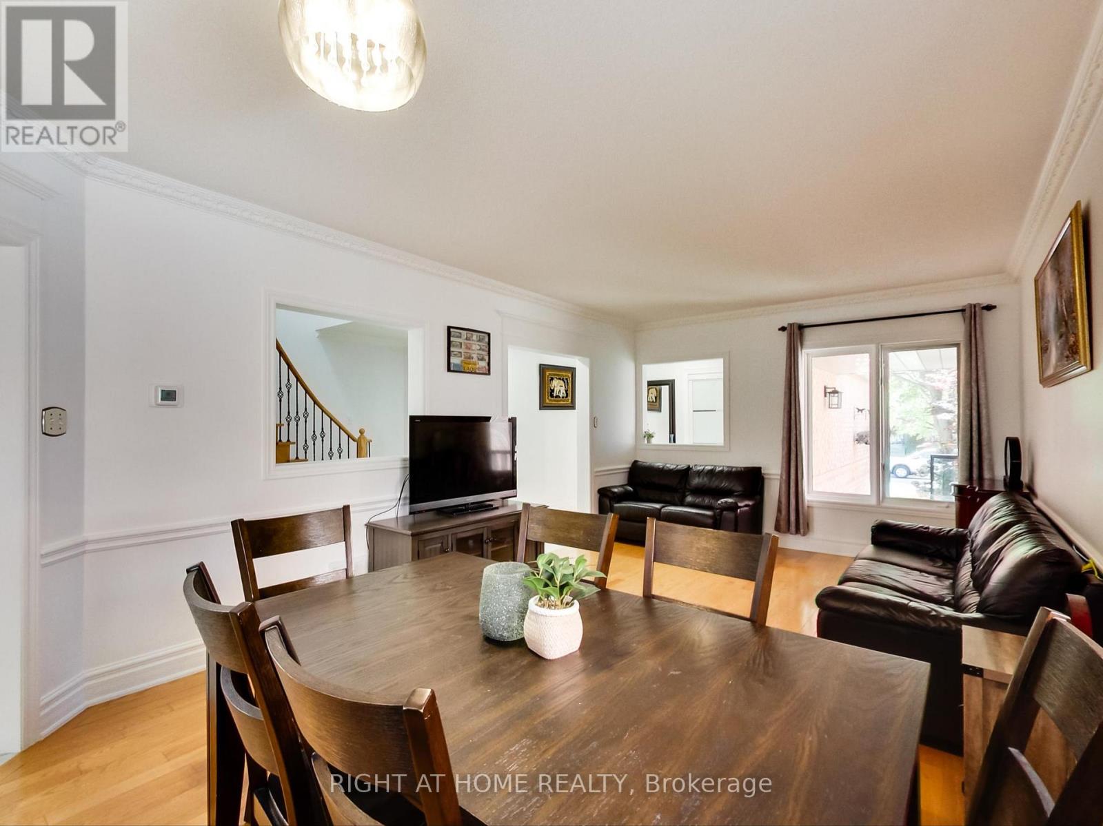 331 Austin Paul Drive, Newmarket (Summerhill Estates), Ontario  L3X 2C2 - Photo 13 - N12182060