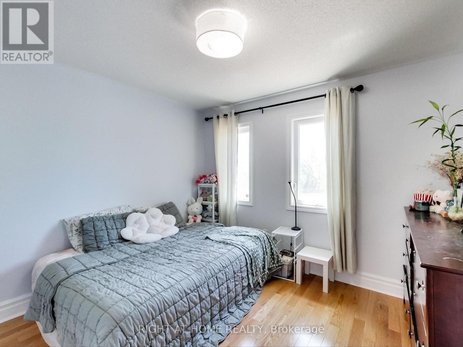 331 Austin Paul Drive, Newmarket, Ontario  L3X 2C2 - Photo 24 - N12182060