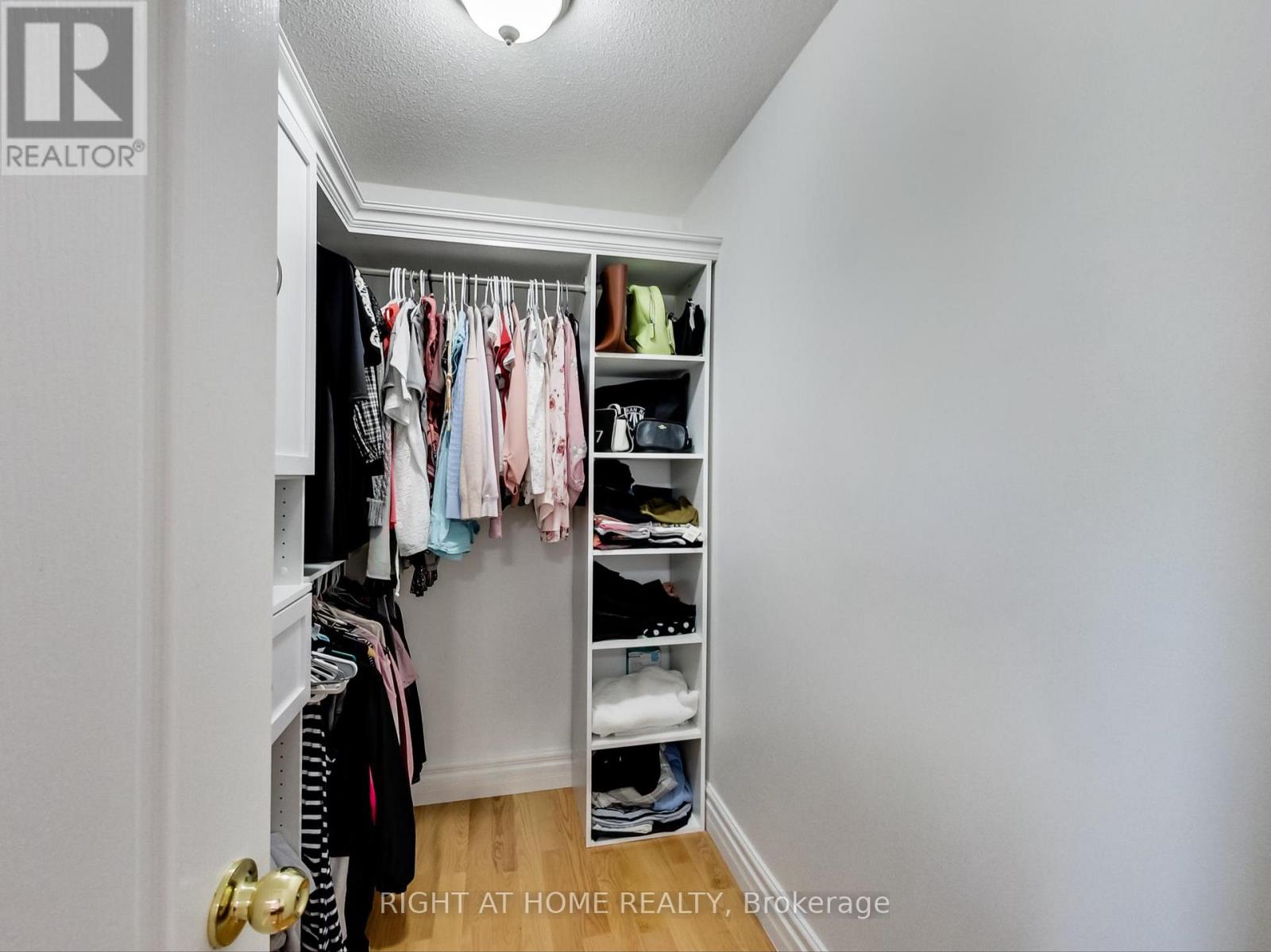 331 Austin Paul Drive, Newmarket (Summerhill Estates), Ontario  L3X 2C2 - Photo 34 - N12182060