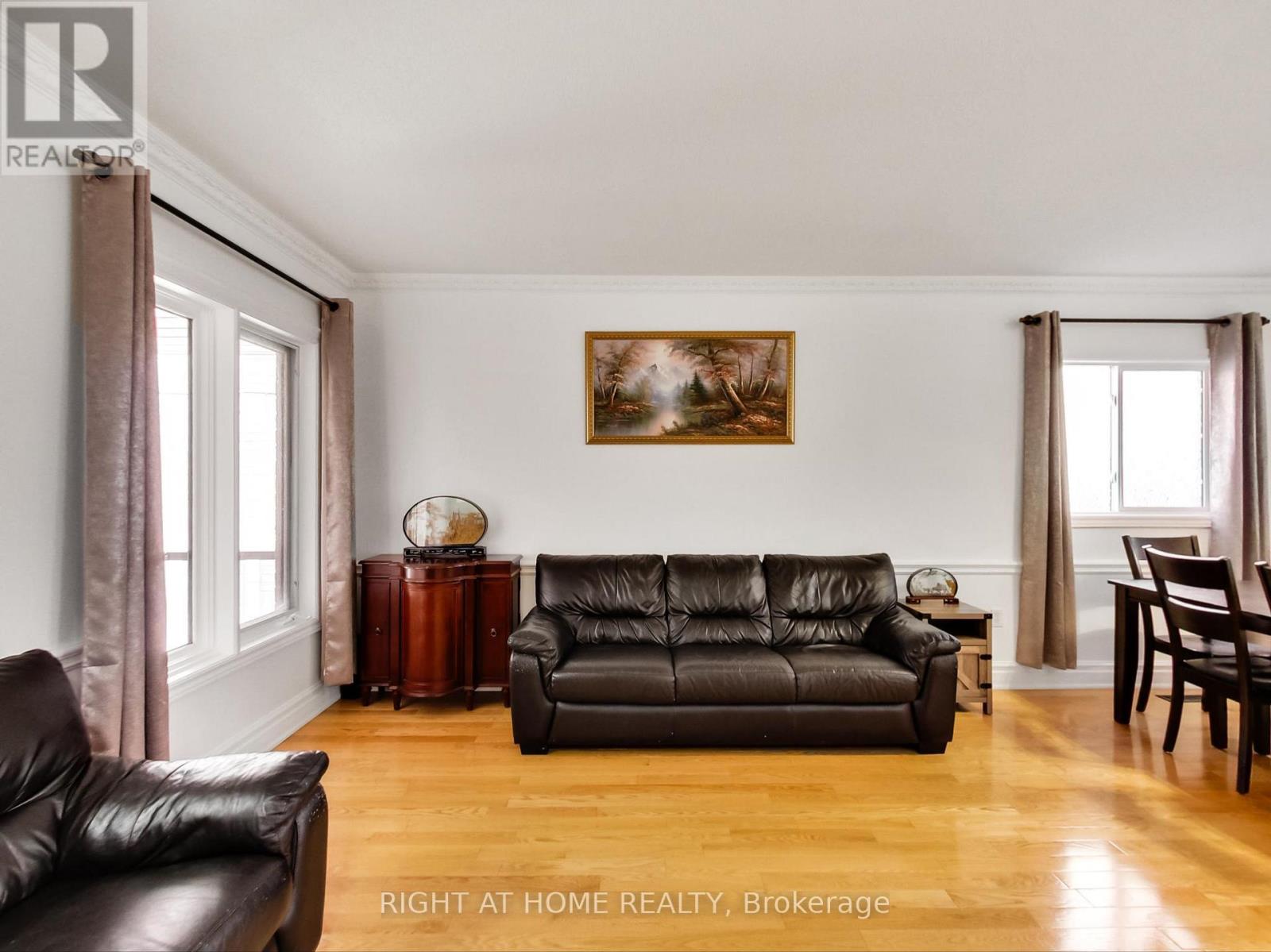 331 Austin Paul Drive, Newmarket, Ontario  L3X 2C2 - Photo 8 - N12182060