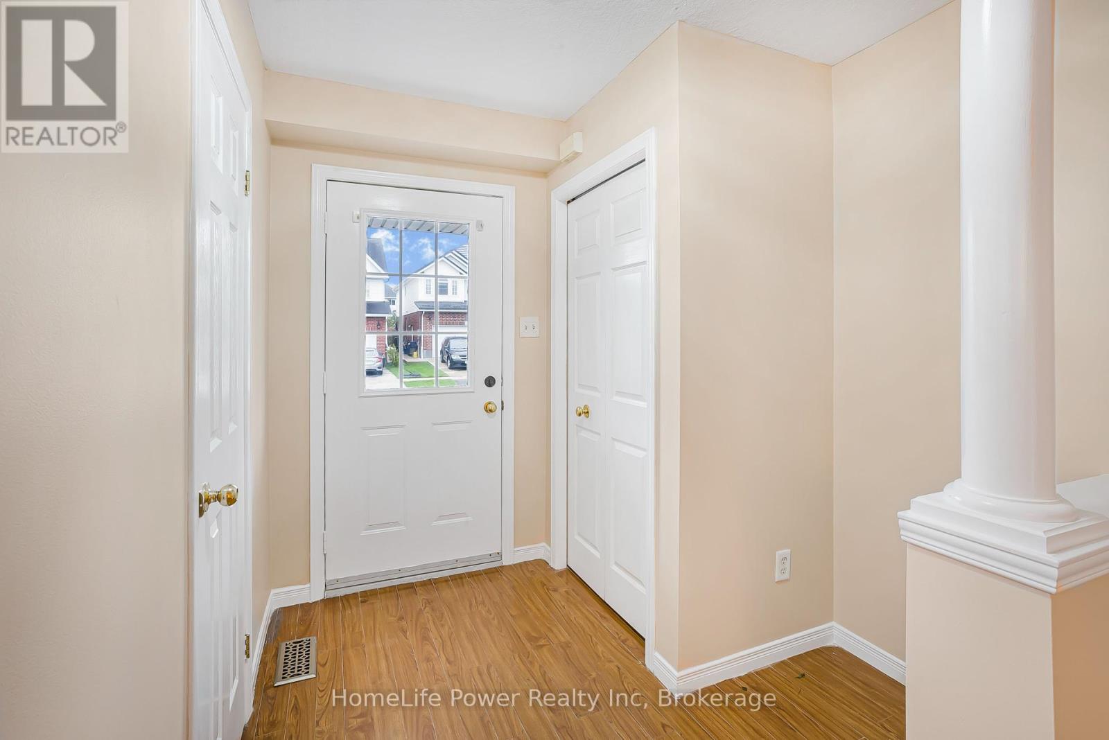 74 Blue Lace Crescent, Kitchener, Ontario  N2E 3X1 - Photo 8 - X12182127