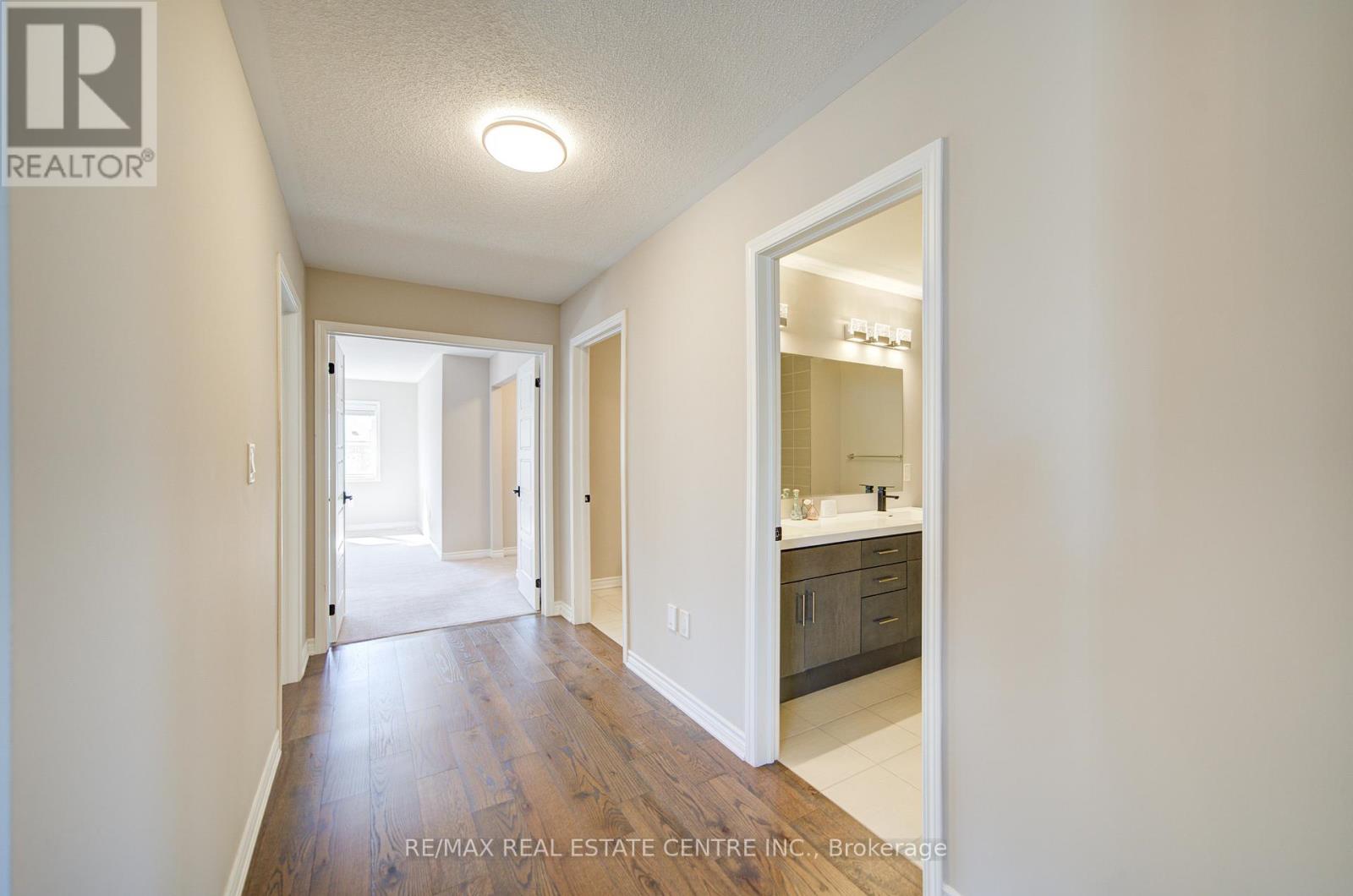 240 Chilver Heights, Milton, Ontario  L9E 1C9 - Photo 28 - W12181974