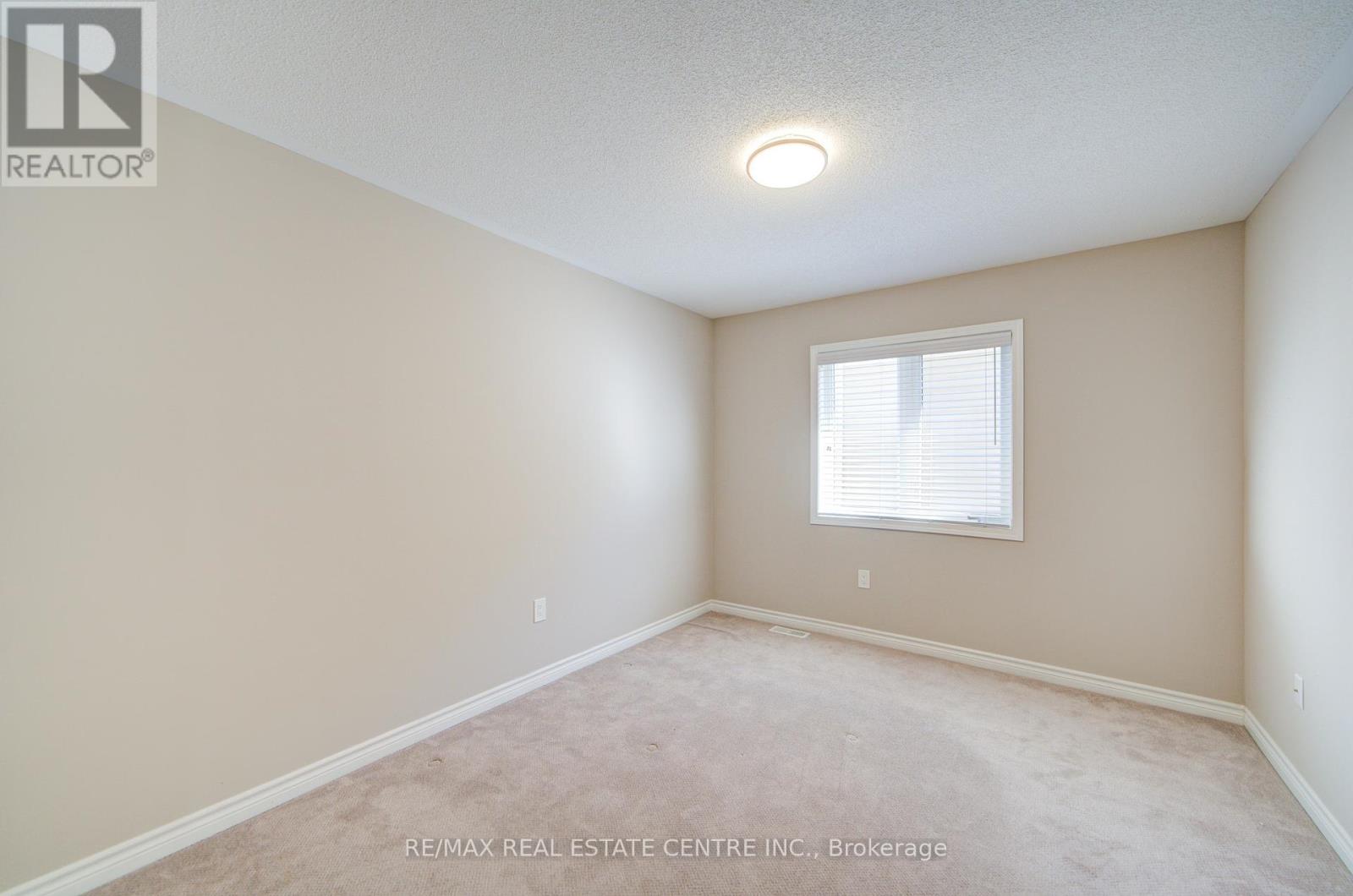240 Chilver Heights, Milton, Ontario  L9E 1C9 - Photo 37 - W12181974