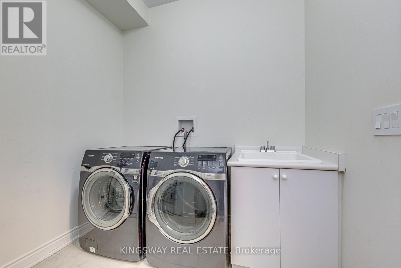 3232 Larry Crescent, Oakville (Go Glenorchy), Ontario  L6M 0T1 - Photo 20 - W12181978