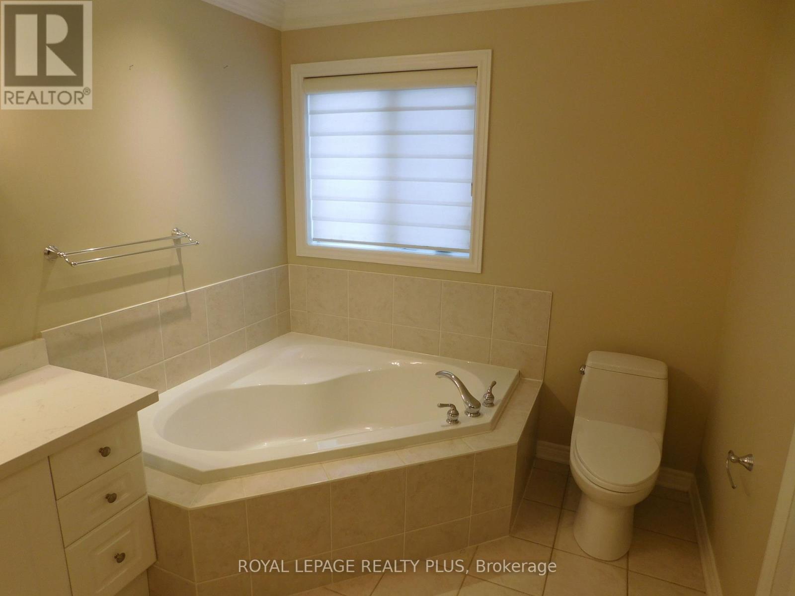 2333 Woodfield Road, Oakville (Ro River Oaks), Ontario  L6H 6Y8 - Photo 17 - W12182042