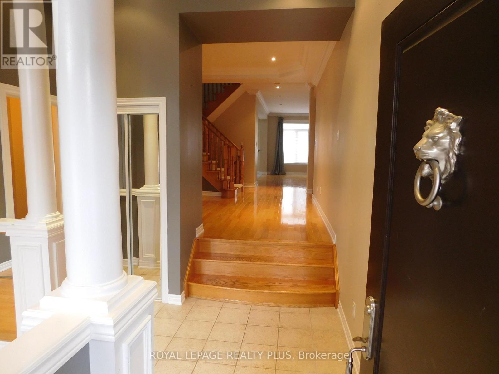 2333 Woodfield Road, Oakville (Ro River Oaks), Ontario  L6H 6Y8 - Photo 2 - W12182042