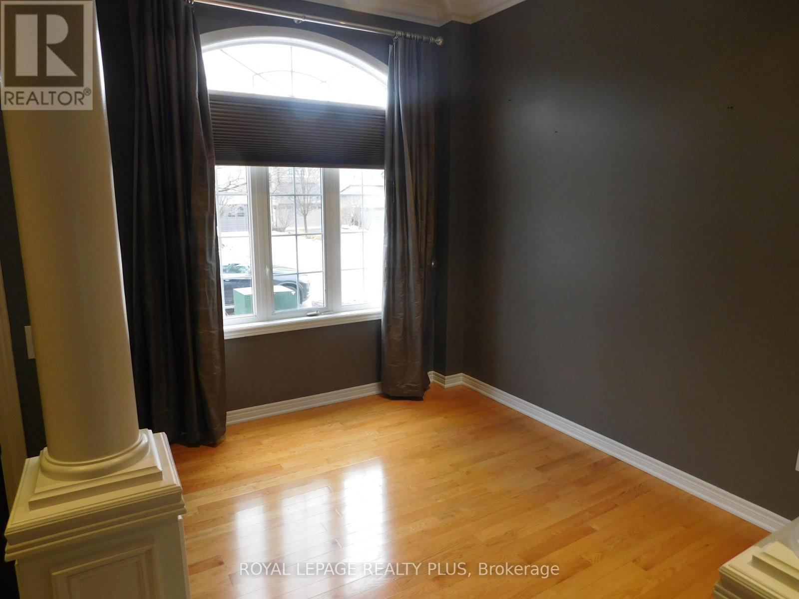 2333 Woodfield Road, Oakville (Ro River Oaks), Ontario  L6H 6Y8 - Photo 3 - W12182042