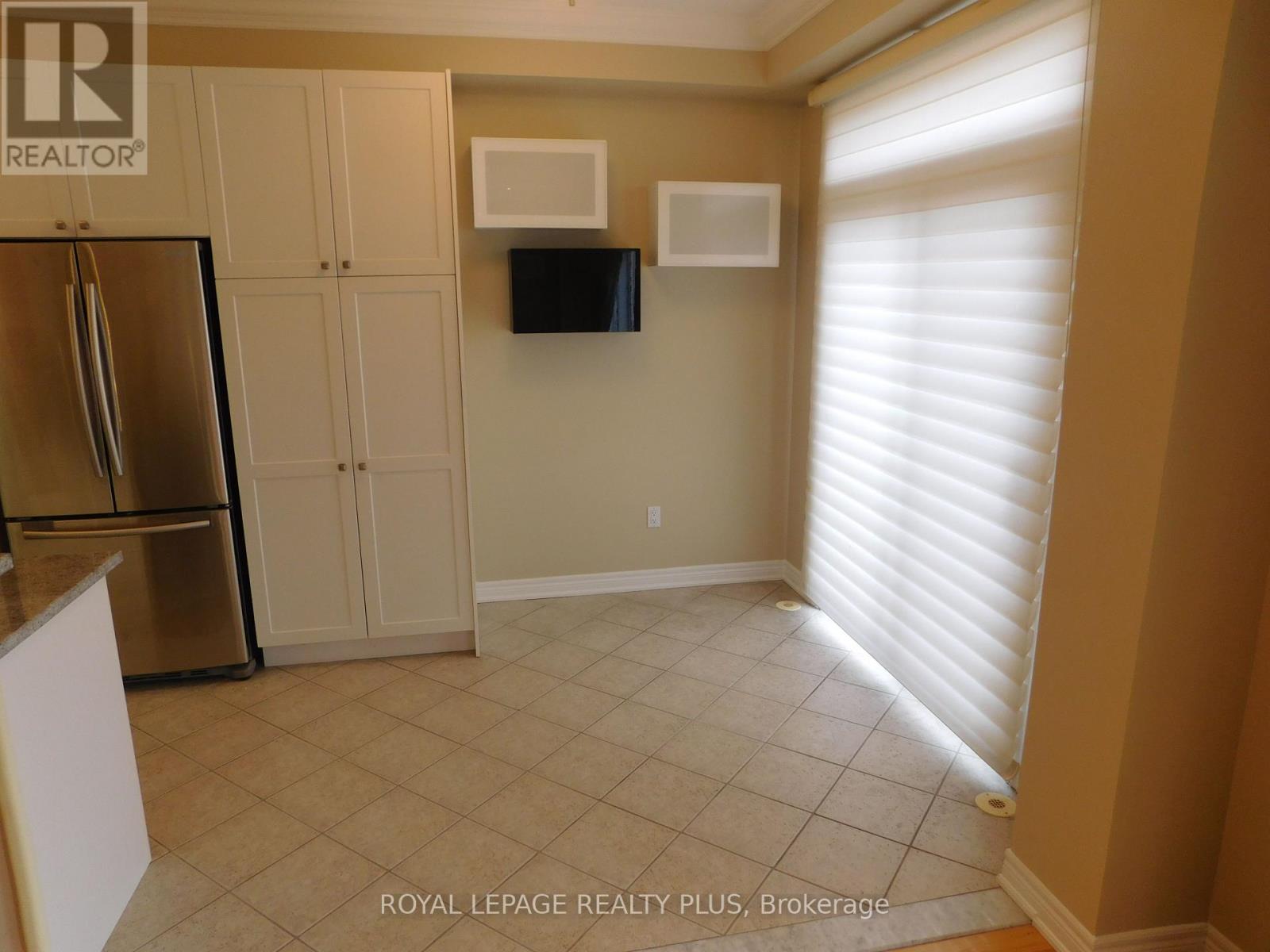 2333 Woodfield Road, Oakville (Ro River Oaks), Ontario  L6H 6Y8 - Photo 8 - W12182042