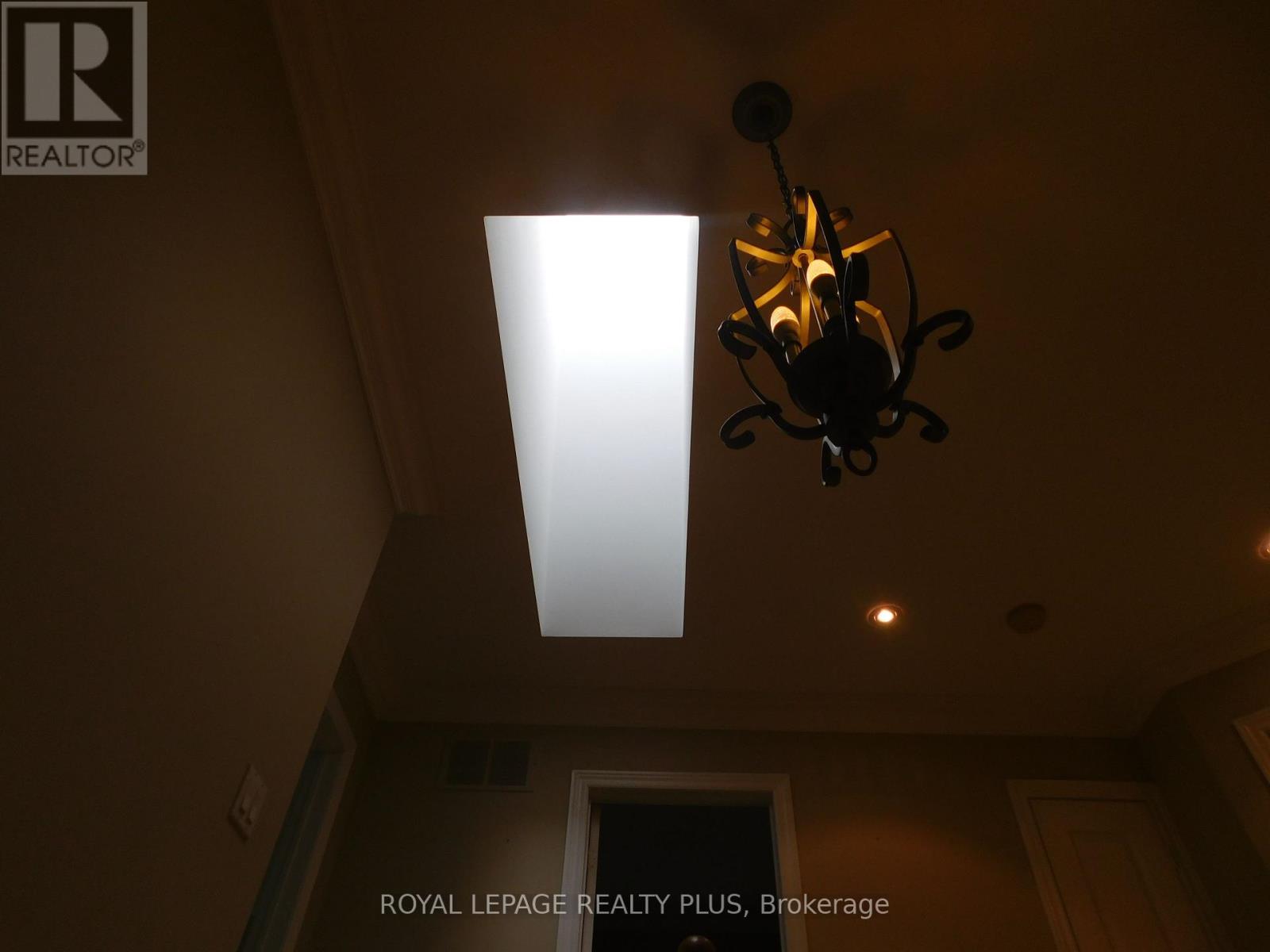 2333 Woodfield Road, Oakville (Ro River Oaks), Ontario  L6H 6Y8 - Photo 9 - W12182042
