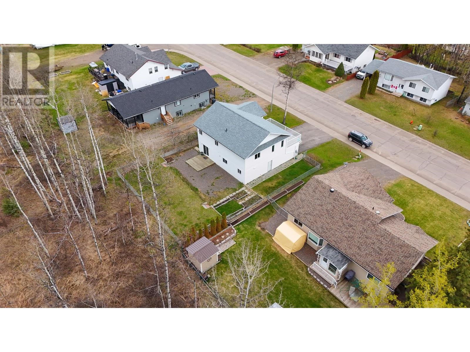 555 9th Avenue, Burns Lake, British Columbia  V0J 1E0 - Photo 27 - R3008278