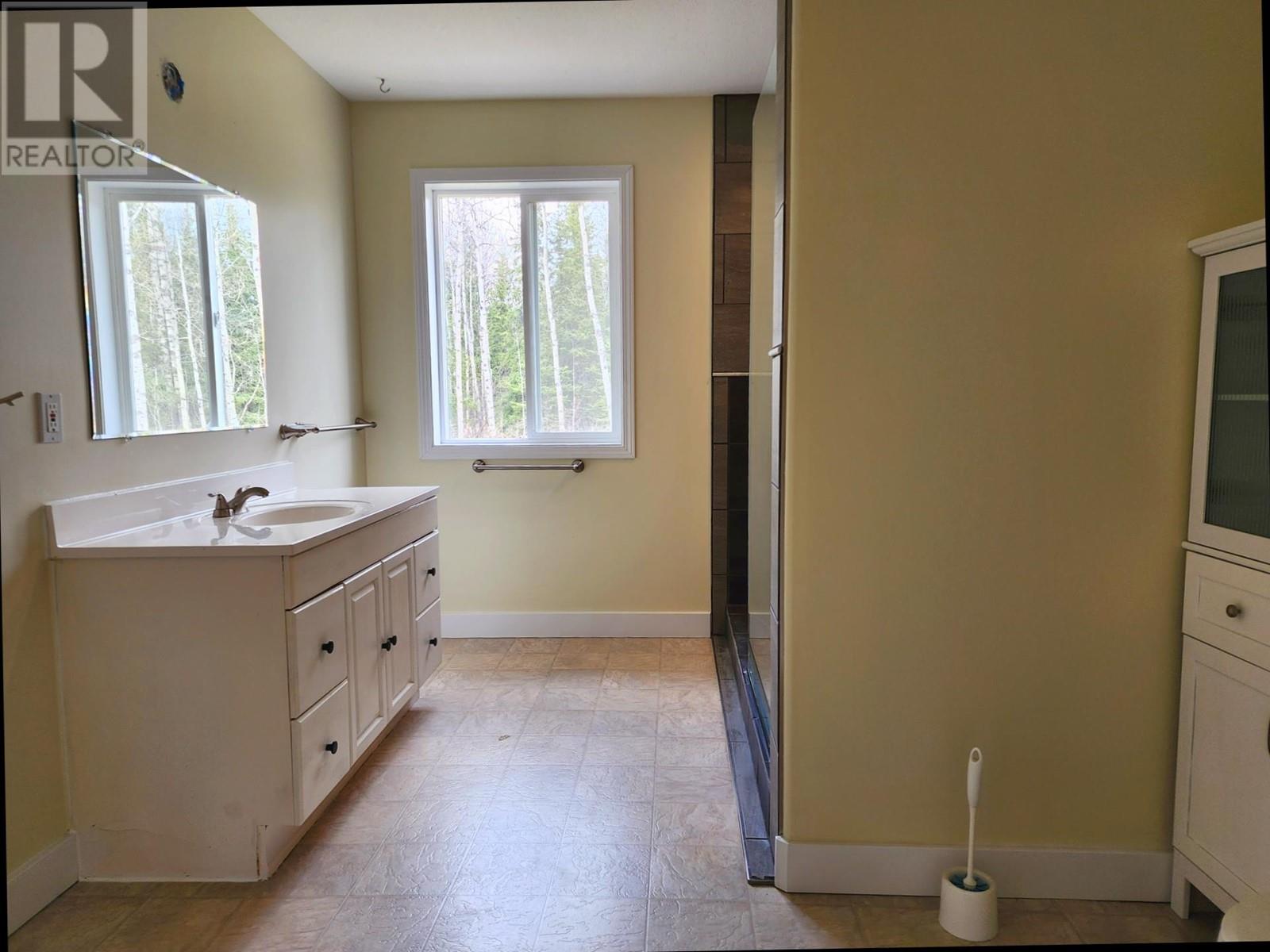 555 9th Avenue, Burns Lake, British Columbia  V0J 1E0 - Photo 13 - R3008278