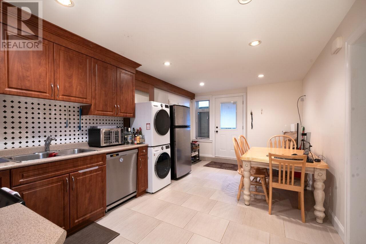 336 W 17th Street, North Vancouver, British Columbia  V7M 1V8 - Photo 34 - R3004532
