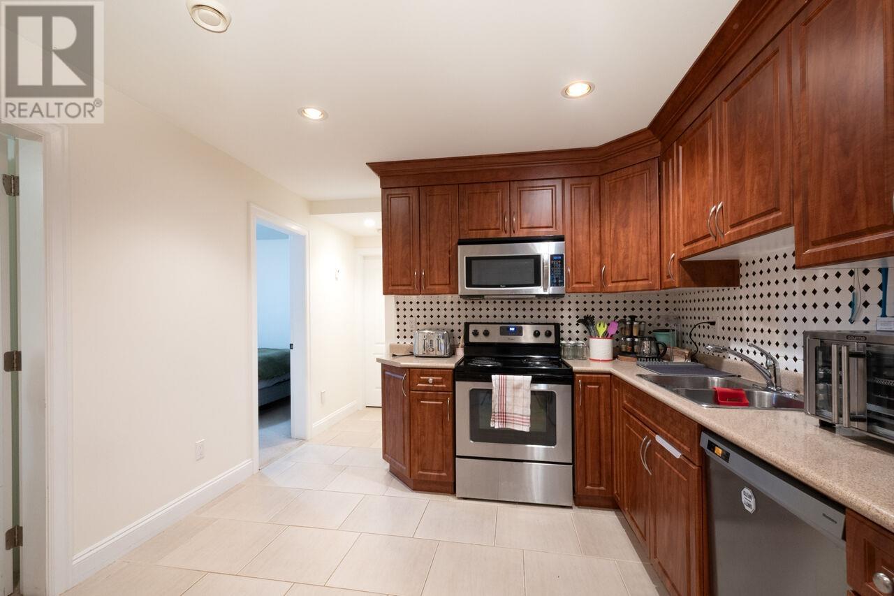336 W 17th Street, North Vancouver, British Columbia  V7M 1V8 - Photo 36 - R3004532
