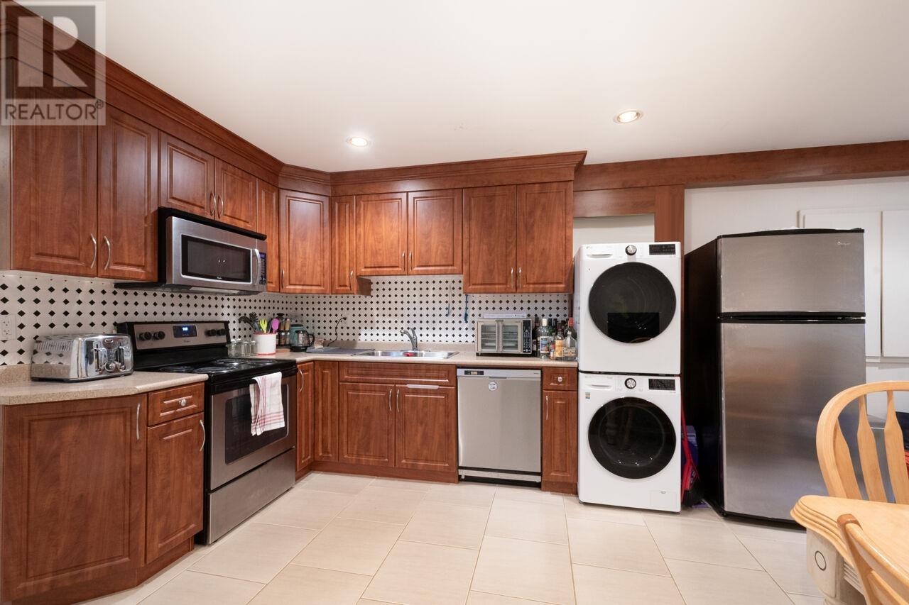 336 W 17th Street, North Vancouver, British Columbia  V7M 1V8 - Photo 35 - R3004532