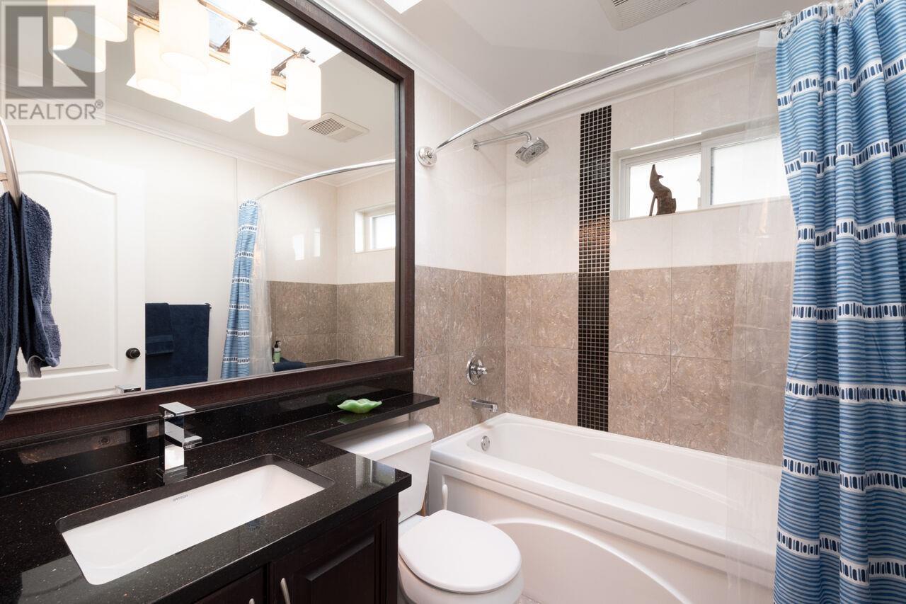 336 W 17th Street, North Vancouver, British Columbia  V7M 1V8 - Photo 22 - R3004532
