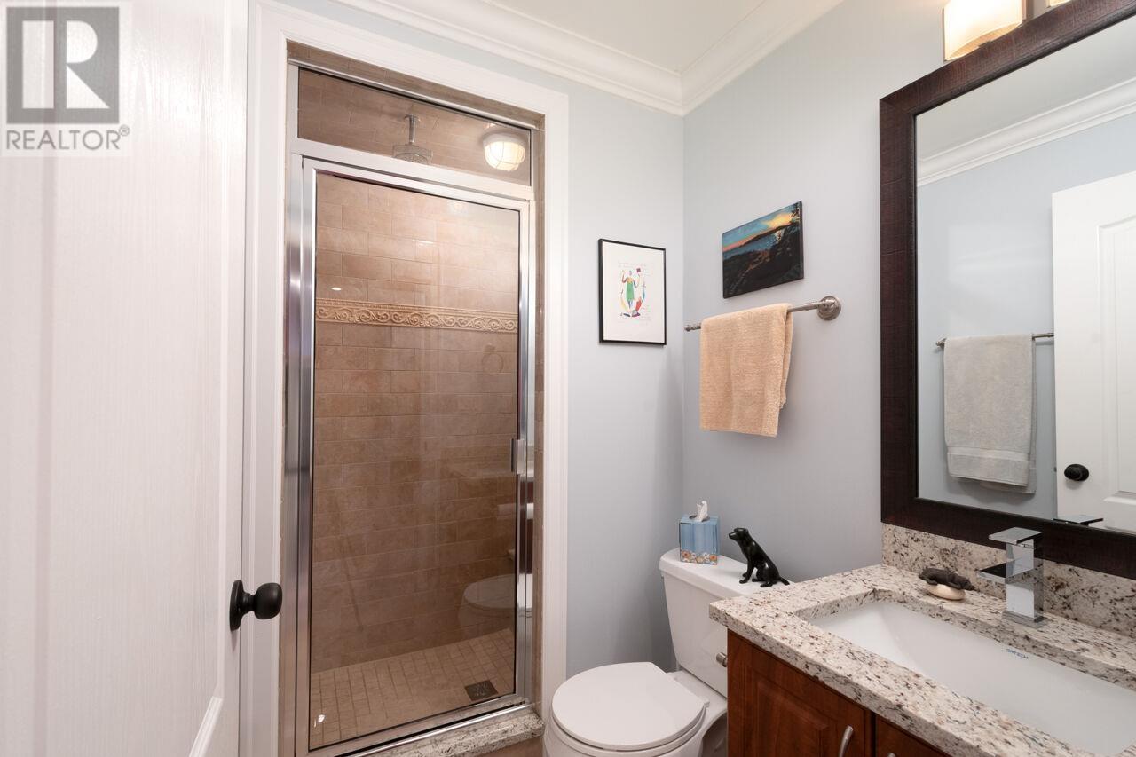 336 W 17th Street, North Vancouver, British Columbia  V7M 1V8 - Photo 27 - R3004532
