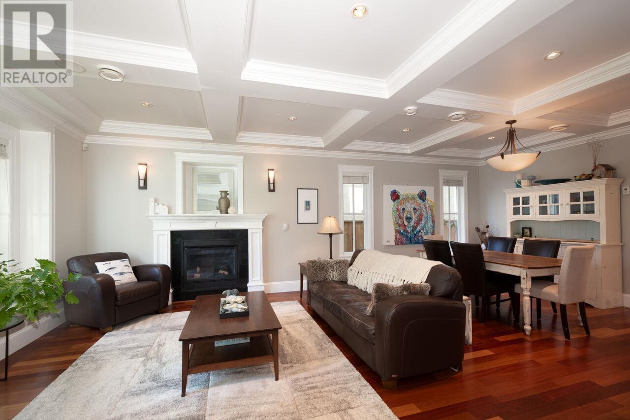 336 W 17th Street, North Vancouver, British Columbia  V7M 1V8 - Photo 6 - R3004532