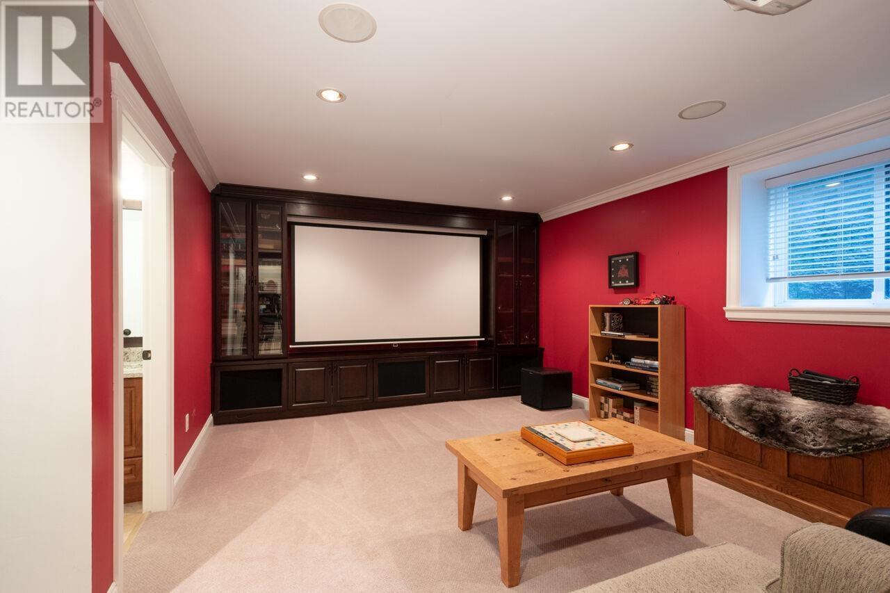 336 W 17th Street, North Vancouver, British Columbia  V7M 1V8 - Photo 26 - R3004532