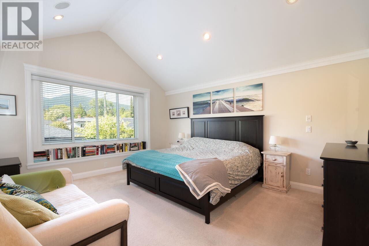 336 W 17th Street, North Vancouver, British Columbia  V7M 1V8 - Photo 18 - R3004532