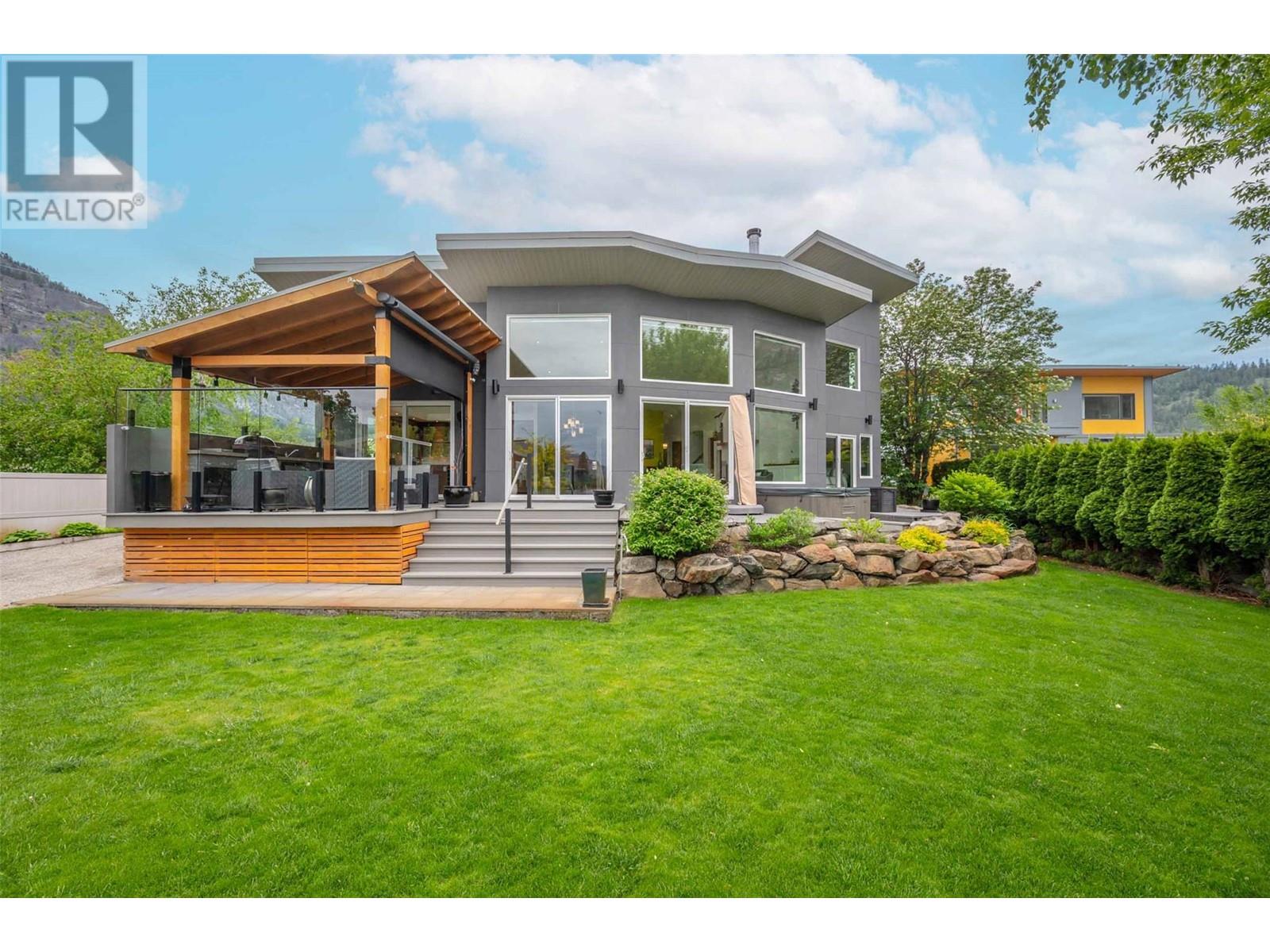 252 Sundial Road, Okanagan Falls, BC V0H1T2
