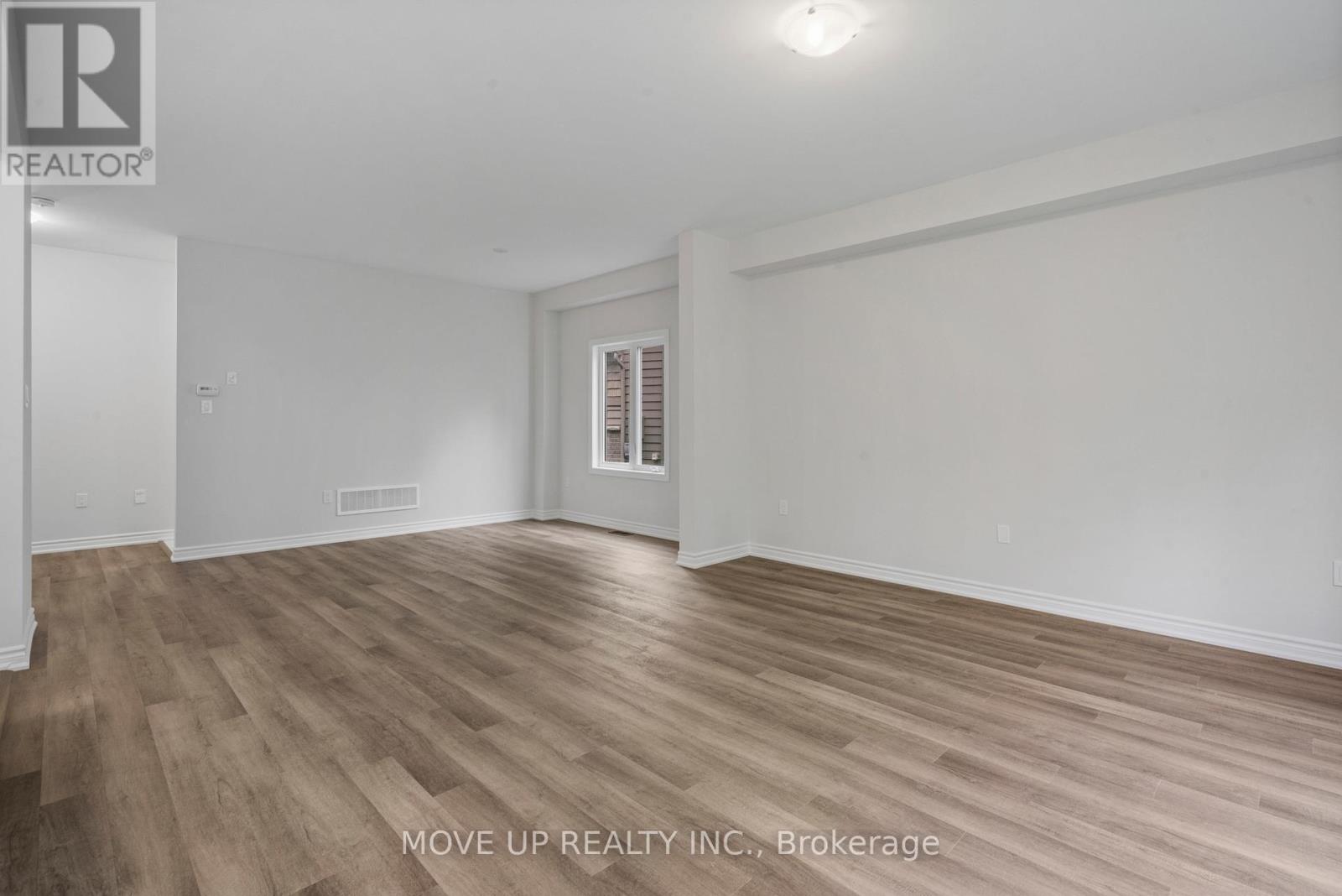 365 Beechwood Forest Lane, Gravenhurst, Ontario  P1P 0H8 - Photo 11 - X12182022